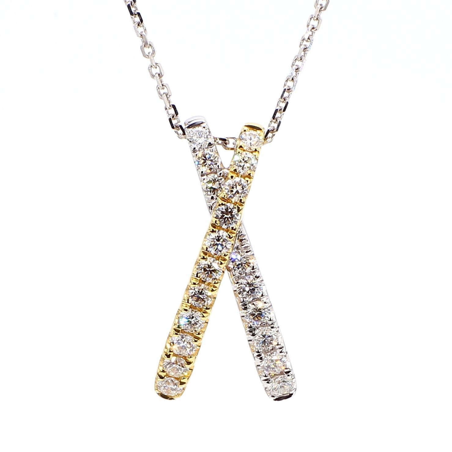 Contemporaneo Ciondolo a goccia in oro bianco con diamante tondo naturale da 0.55 carati TW in vendita