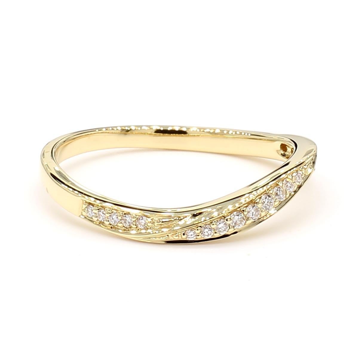 Natural White Round Diamond 0.56 Carat TW Yellow Gold Wedding Band Corte redondo en venta
