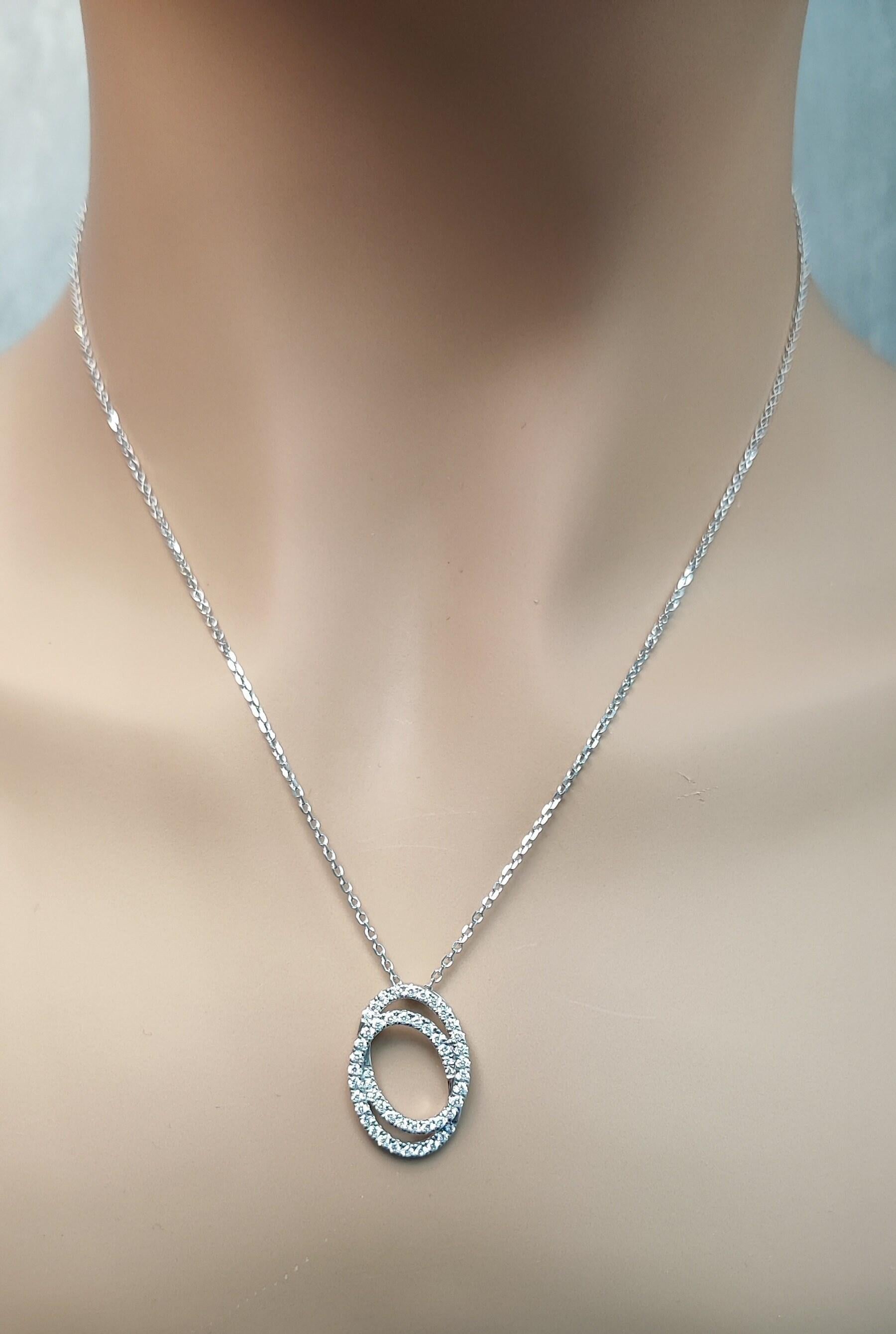 Pendentif en or blanc avec diamant rond naturel de 0.60 carat TW Neuf - En vente à New York, NY