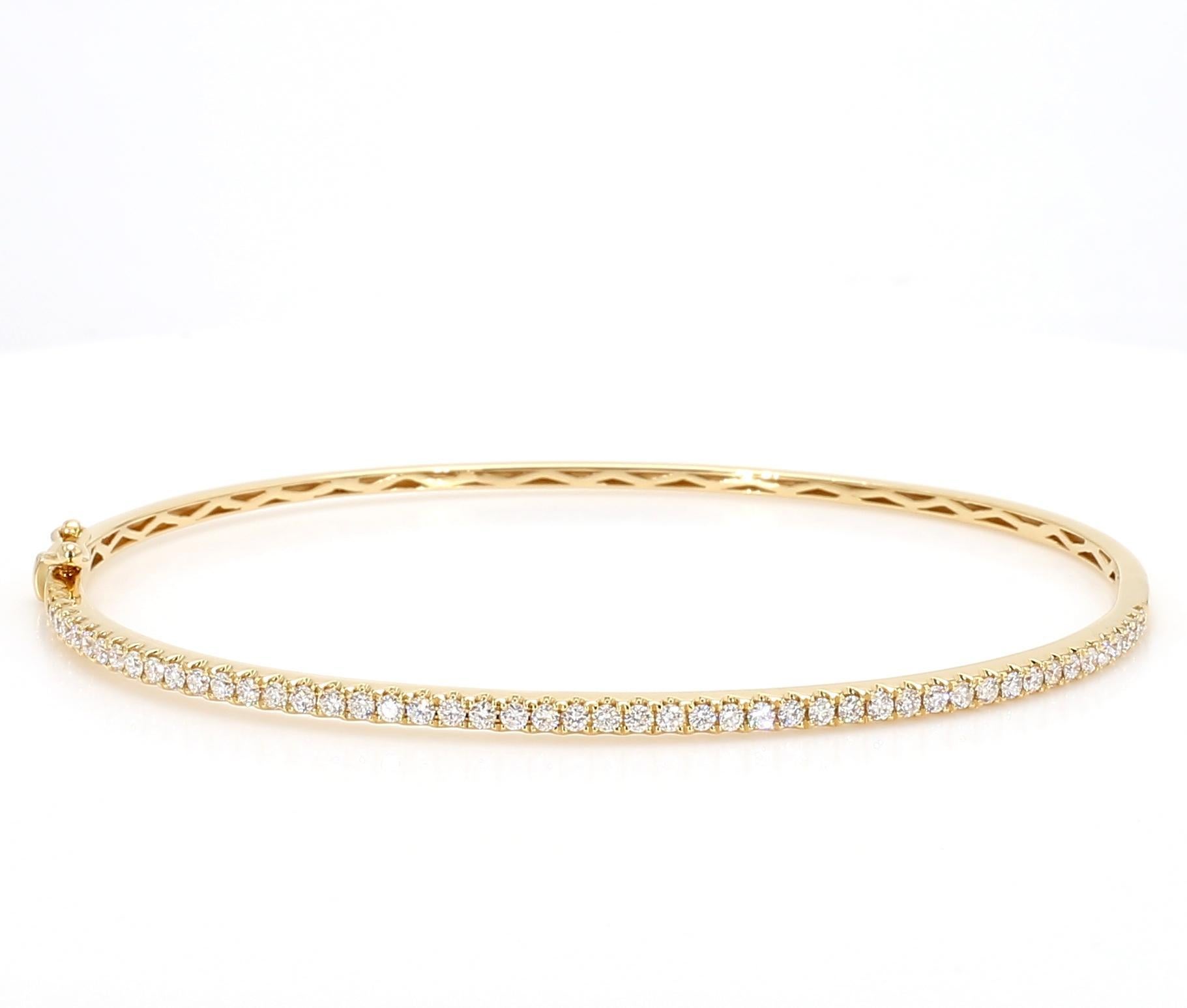Contemporain Bracelet manchette en or jaune avec diamants ronds blancs naturels de 0,64 carat poids total en vente