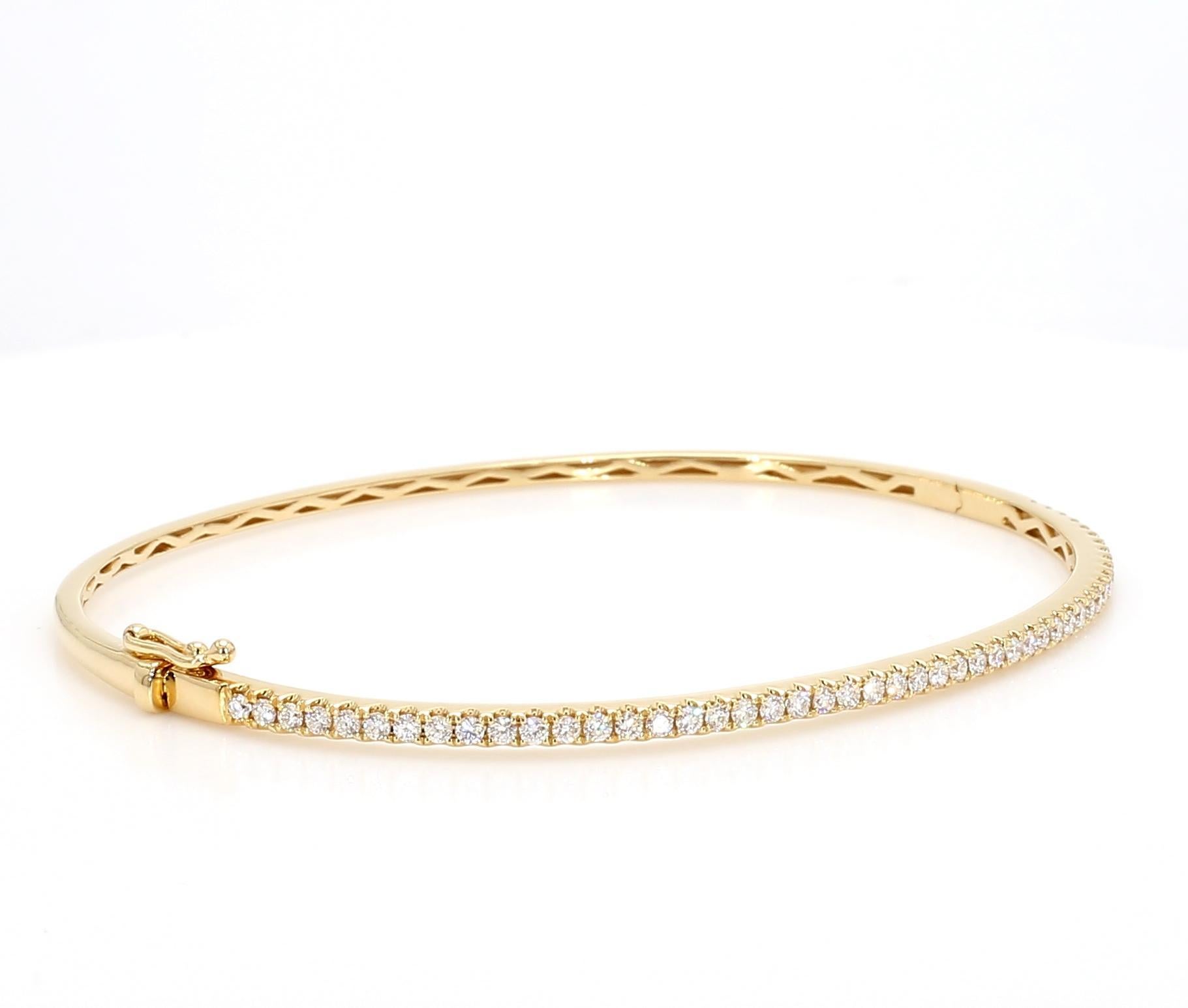Taille ronde Bracelet manchette en or jaune avec diamants ronds blancs naturels de 0,64 carat poids total en vente