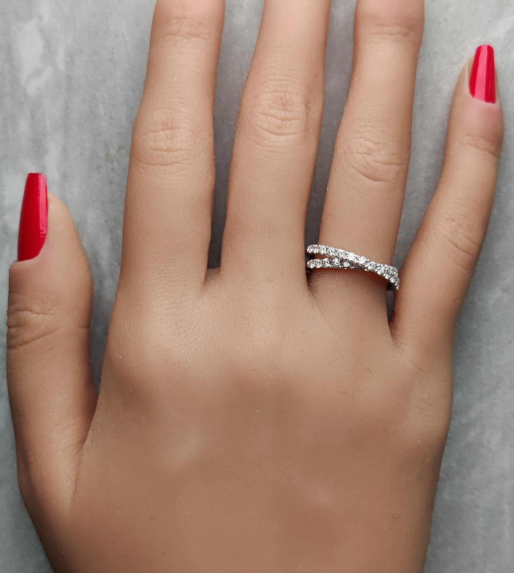 Natural White Round Diamond 0.69 Carat TW White Gold Cocktail Band In New Condition For Sale In New York, NY