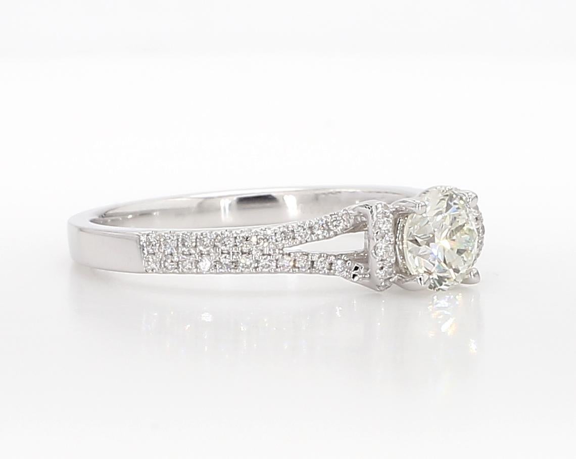 Natürlicher weißer runder Diamant 0.71 Karat TW Weißgold Cocktail-Ring im Angebot 3