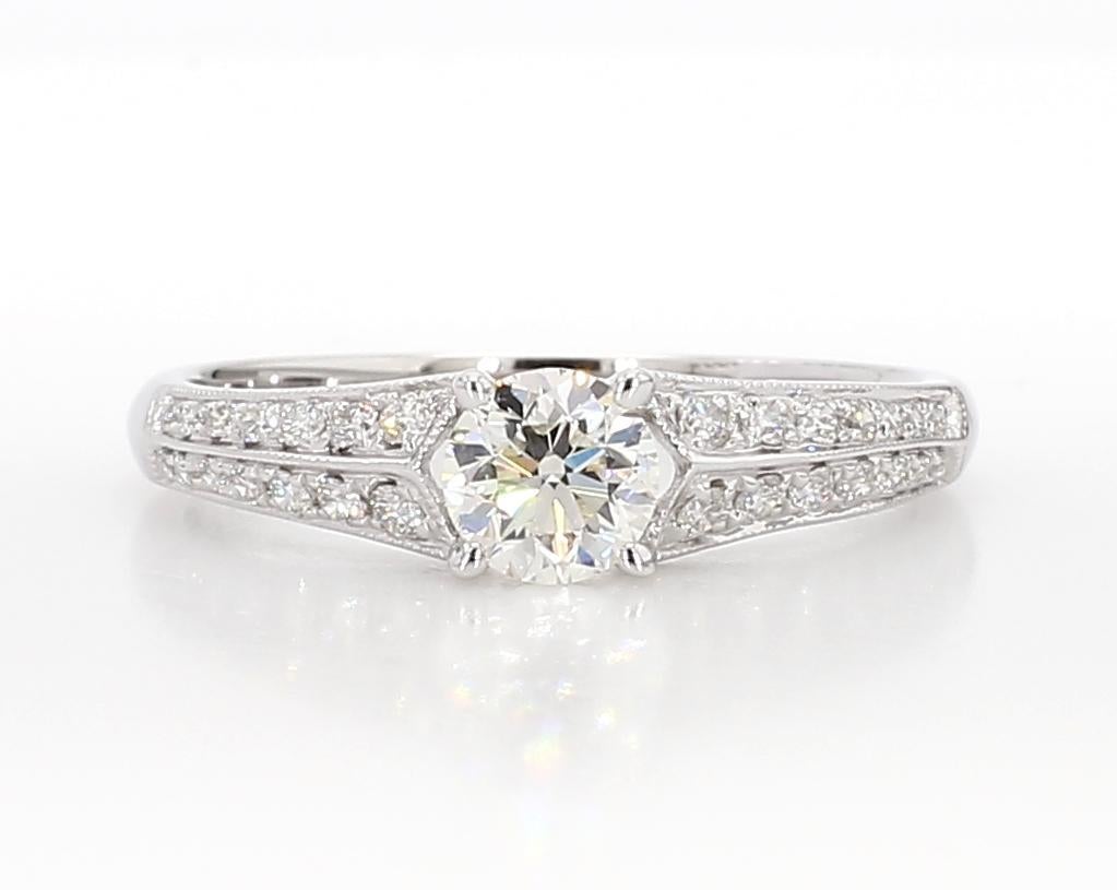Contemporain Bague de fiançailles en or blanc naturel avec diamant rond de 0.71 carat poids total en vente