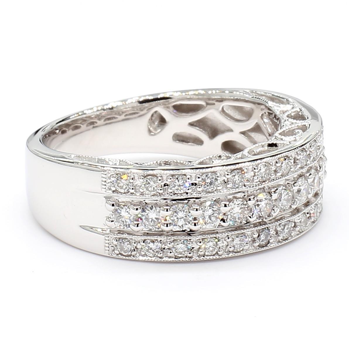 Cocktailring, natürlicher weißer runder Diamant 0.72 Karat TW Weißgold (Rundschliff) im Angebot