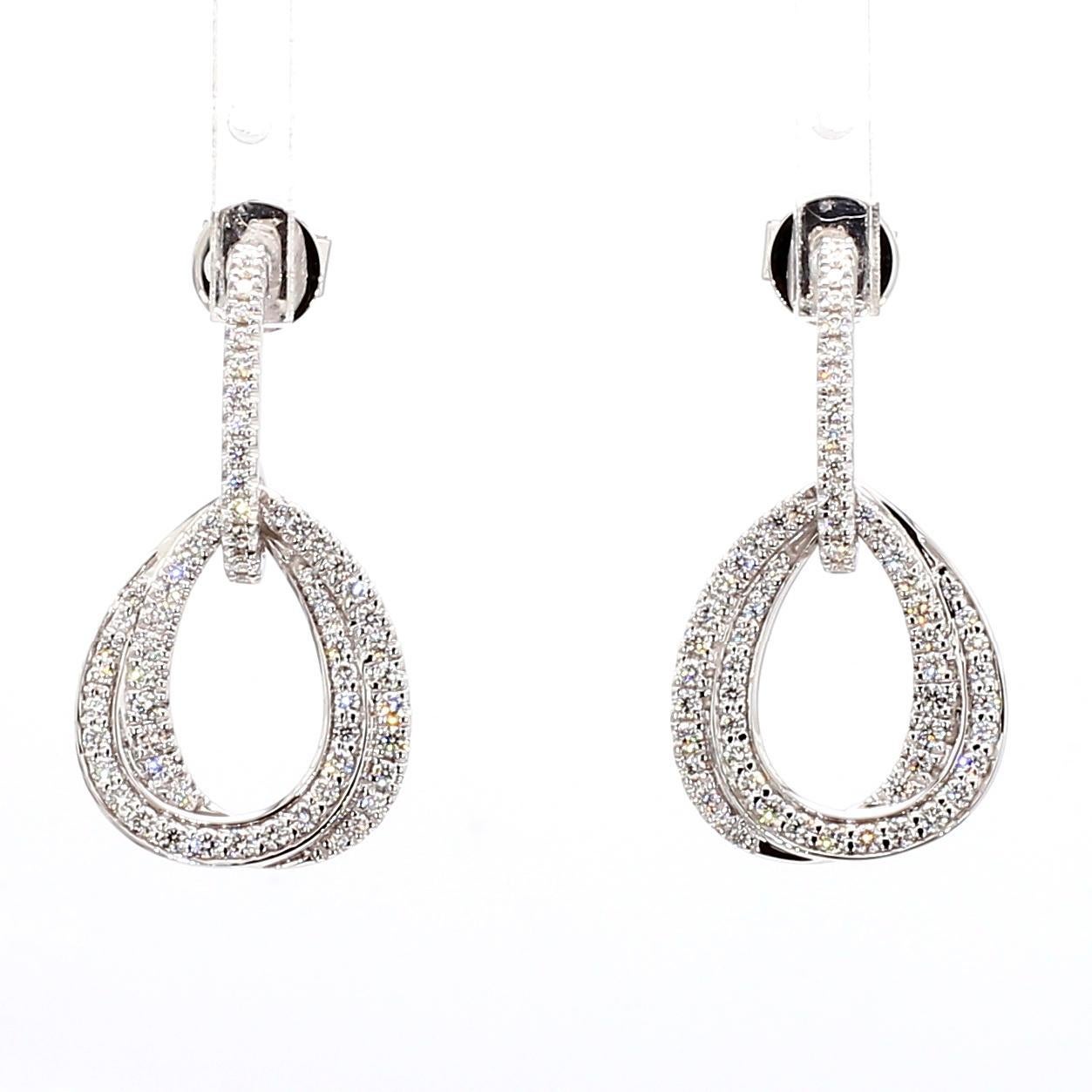 Gli orecchini di diamanti classici di RareGemWorld. Montato in una splendida montatura in oro bianco 18 carati con diamanti bianchi naturali a taglio rotondo. Questi orecchini sono garantiti per stupire e arricchire la tua collezione
