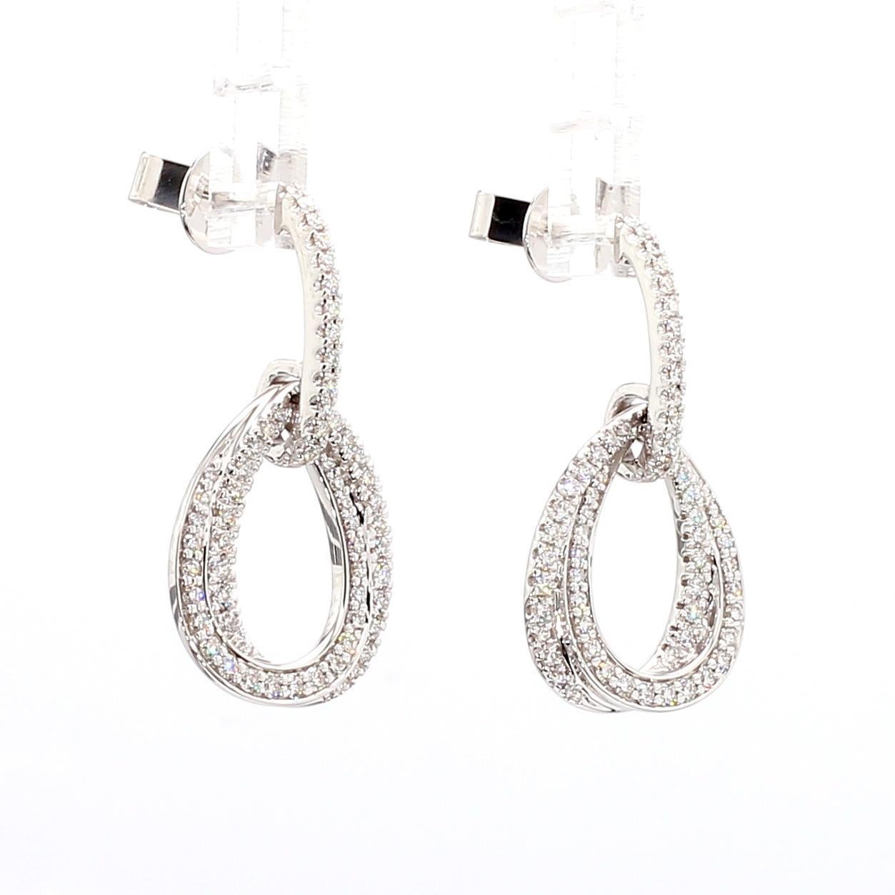 Contemporaneo Orecchini a goccia in oro bianco con diamante tondo naturale da 0.75 carati TW in vendita