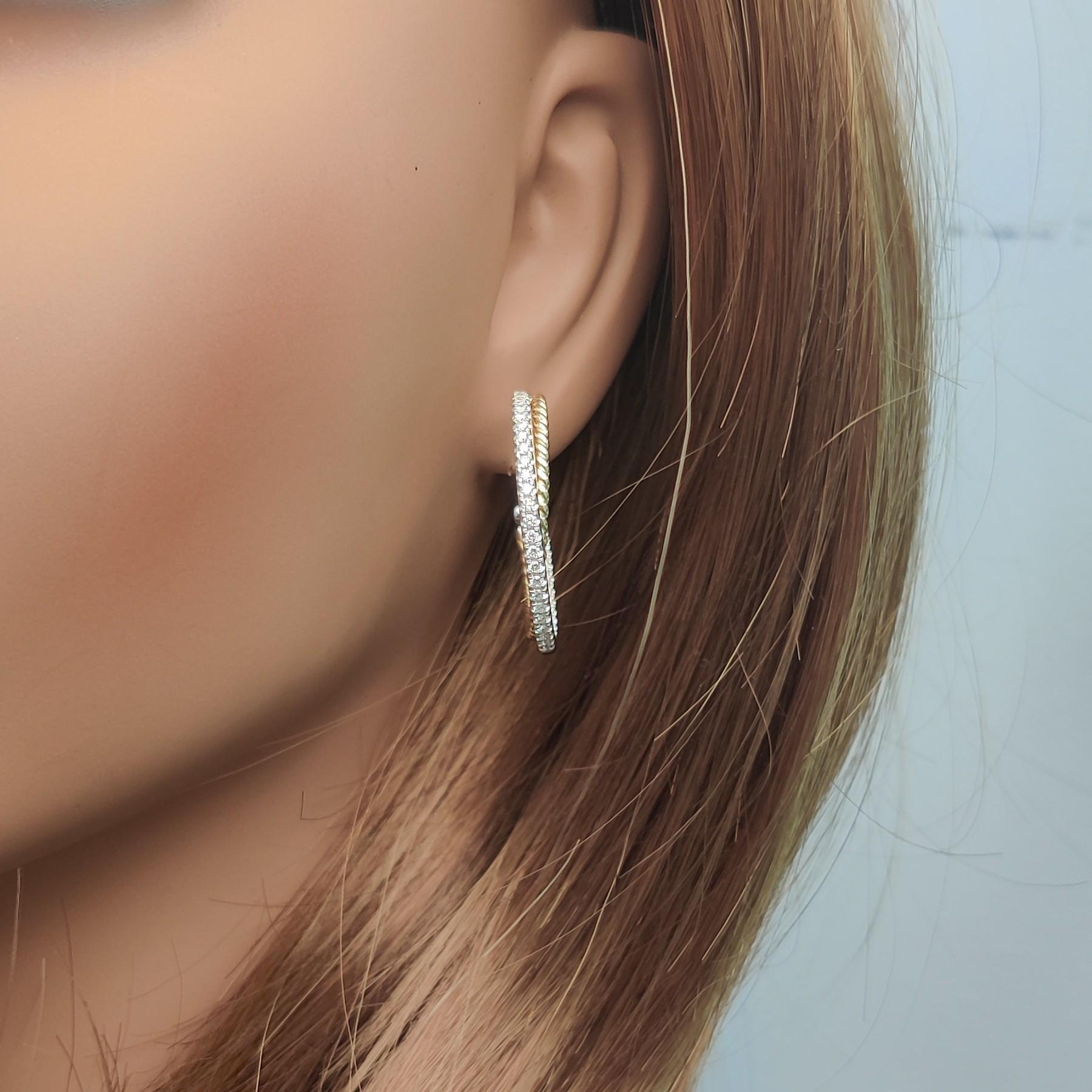 Boucles d'oreilles en or ornées de diamants blancs ronds naturels de 0.78 carats TW Neuf - En vente à New York, NY