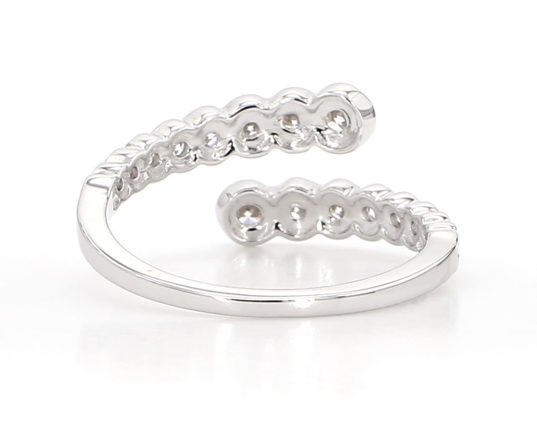 Cocktailring, natürlicher weißer runder Diamant 0.78 Karat TW Weißgold im Angebot 1