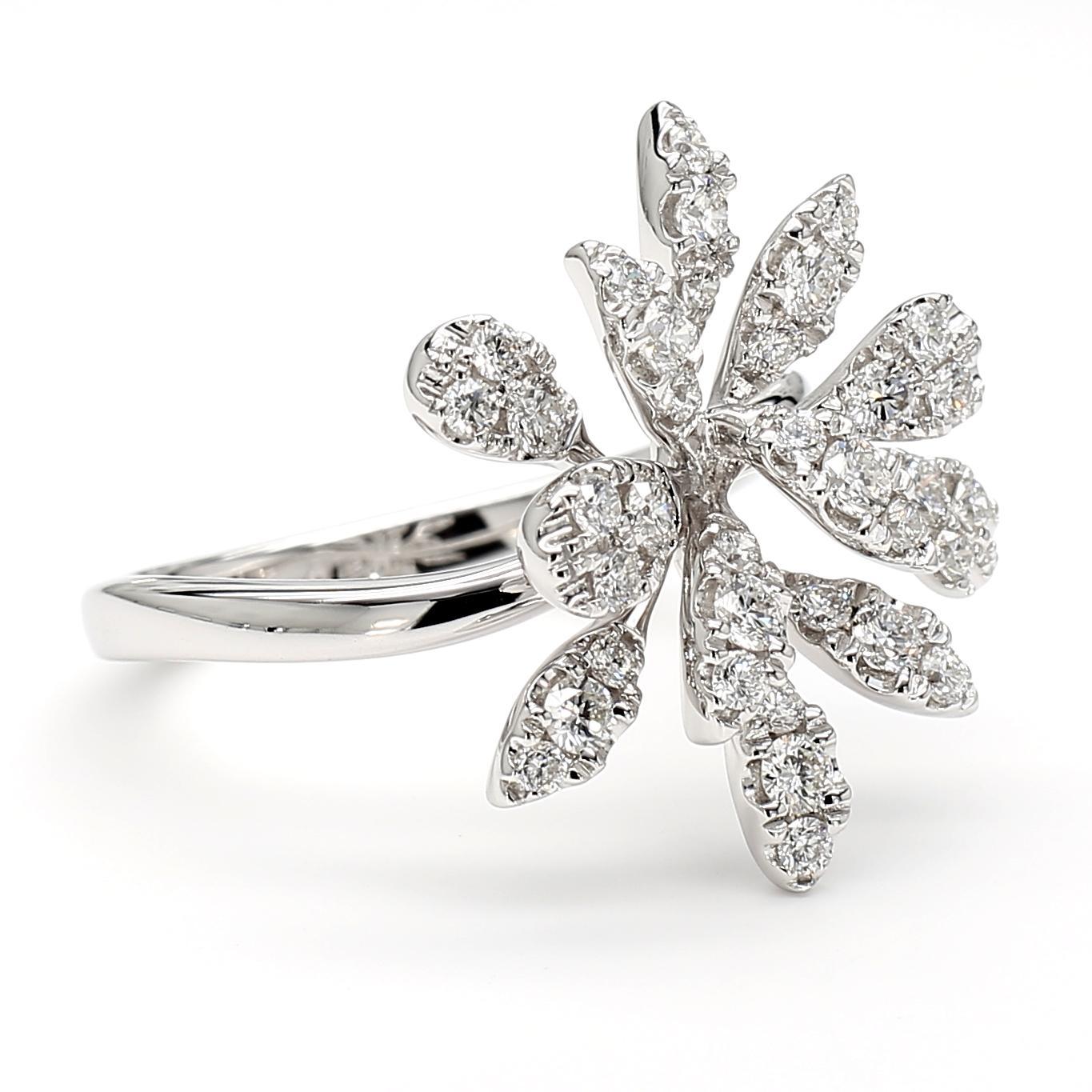 Natural White Round Diamond 0.78 Carat TW White Gold Cocktail Ring (Rundschliff) im Angebot