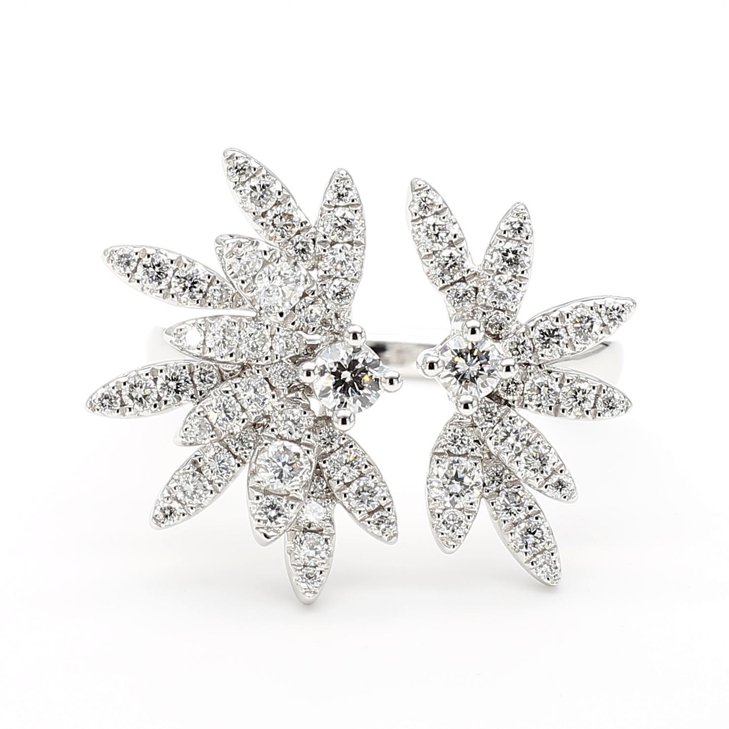 Contemporaneo Anello da cocktail in oro bianco con diamante tondo naturale da 0.82 carati TW in vendita