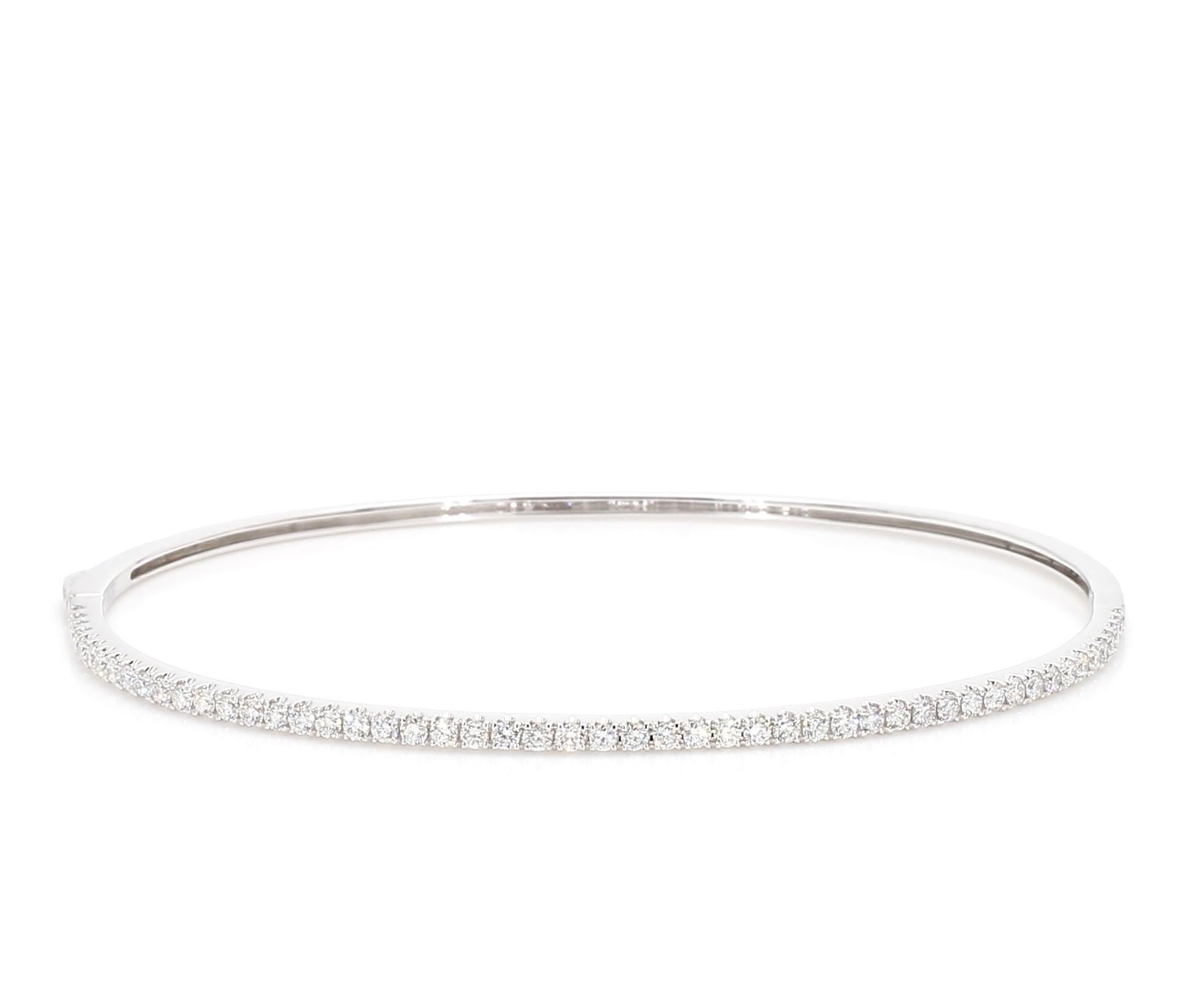 Contemporain Bracelet manchette en or blanc naturel avec diamants ronds de 0.82 carat poids total en vente