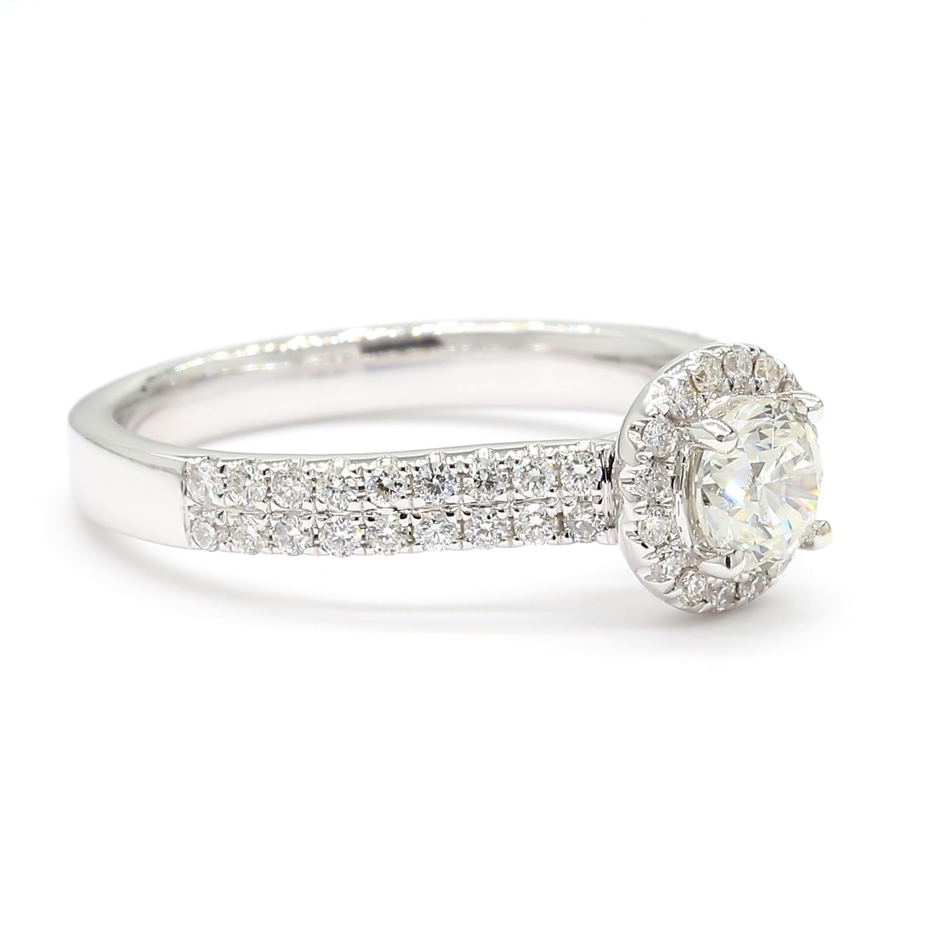 Contemporain Bague de fiançailles en or blanc naturel avec diamant rond de 0,88 carat poids total en vente