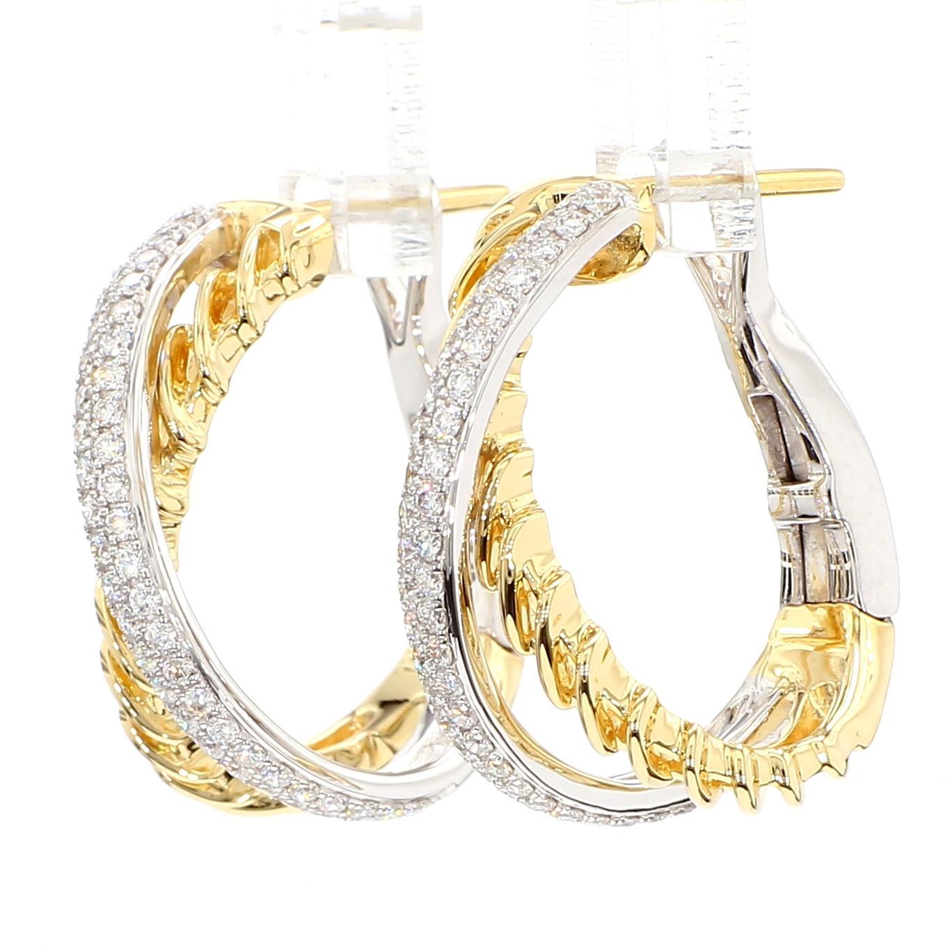 Les magnifiques boucles d'oreilles en diamant de Raregemworld. Monté dans une belle monture en or jaune et blanc 18 carats avec des diamants blancs de taille ronde naturelle. Ces boucles d'oreilles sont garanties pour impressionner et améliorer