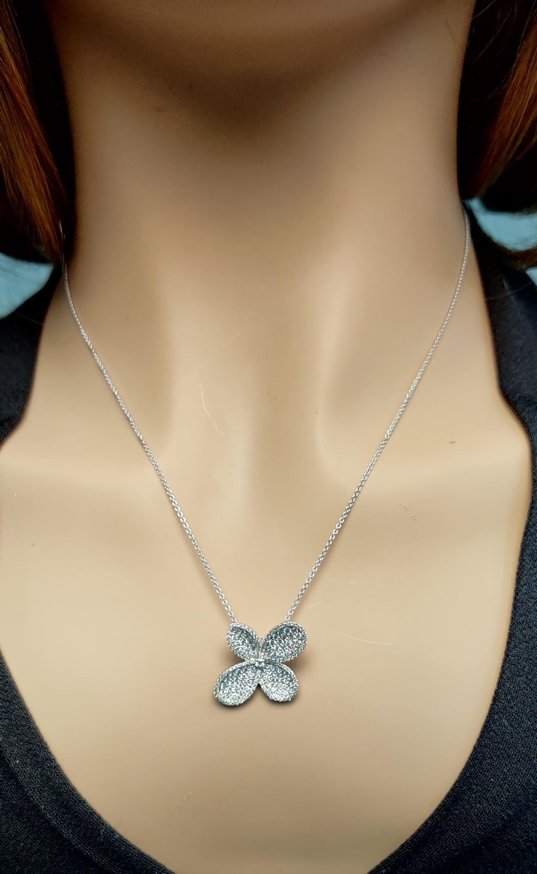 Pendentif en or blanc avec diamant rond naturel de 0.96 carat TW Neuf - En vente à New York, NY