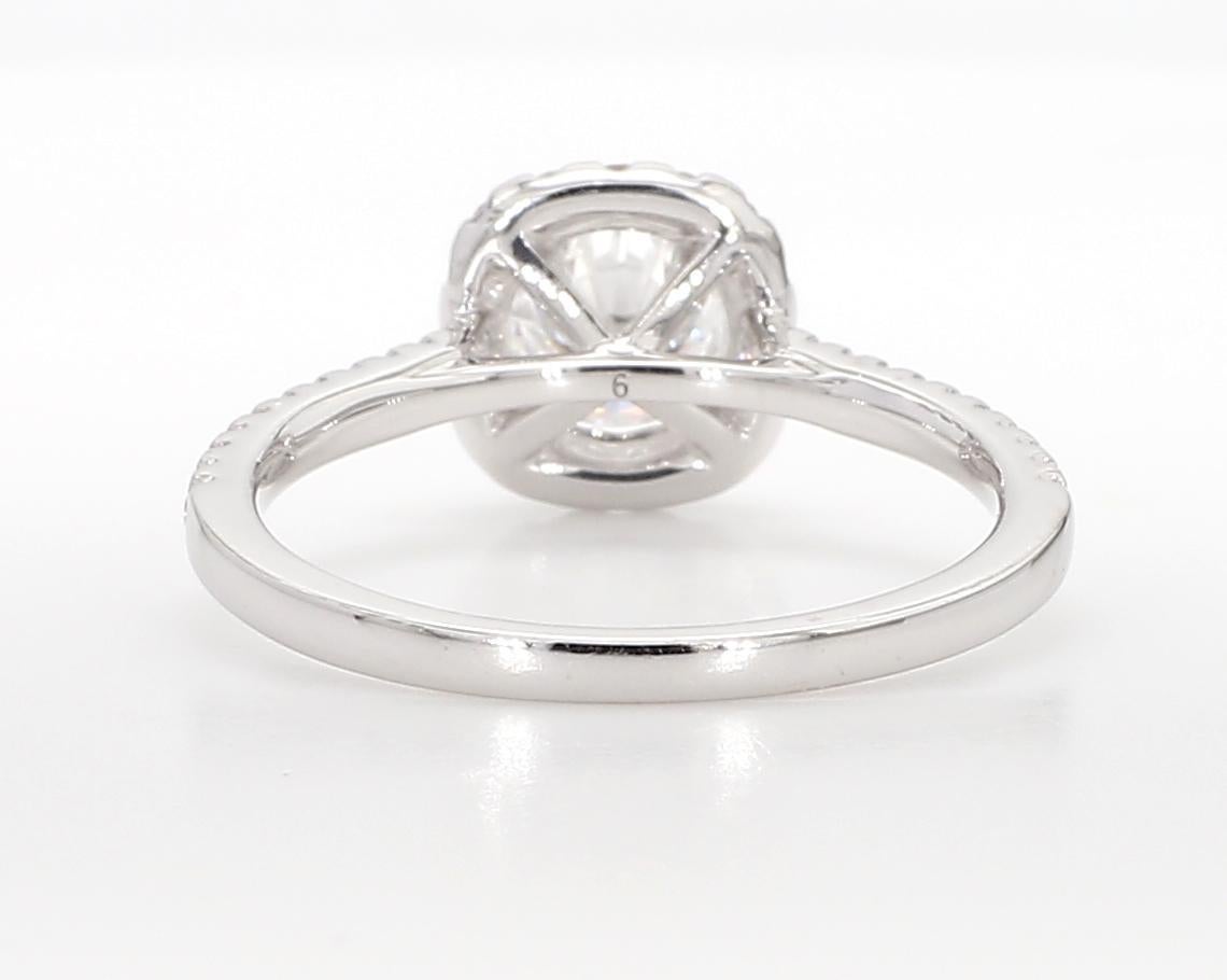 Women's Natural White Round Diamond 1.00 Carat TW White Gold Cocktail Ring For Sale