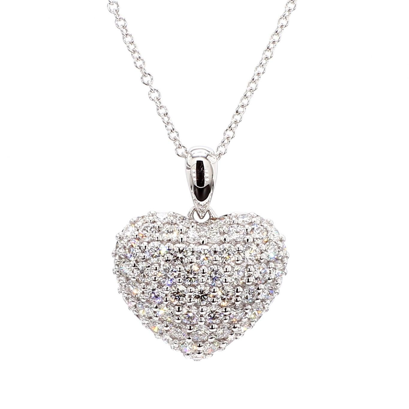Le pendentif classique en diamant de Raregemworld. Monté dans une belle monture en or blanc 18 carats avec un mélee de diamants blancs ronds naturels. Ce pendentif est garanti pour impressionner et enrichir votre collection personnelle.

Poids total