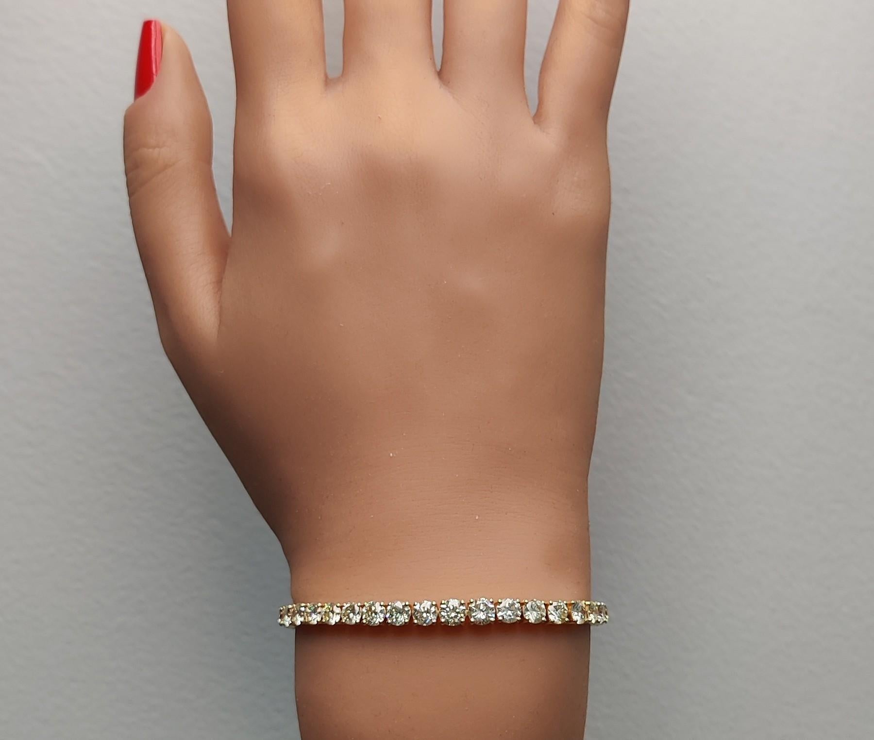 Tennisarmband aus Gelbgold mit natürlichem weißem, rundem Diamanten 10.95 Karat TW im Zustand „Neu“ im Angebot in New York, NY