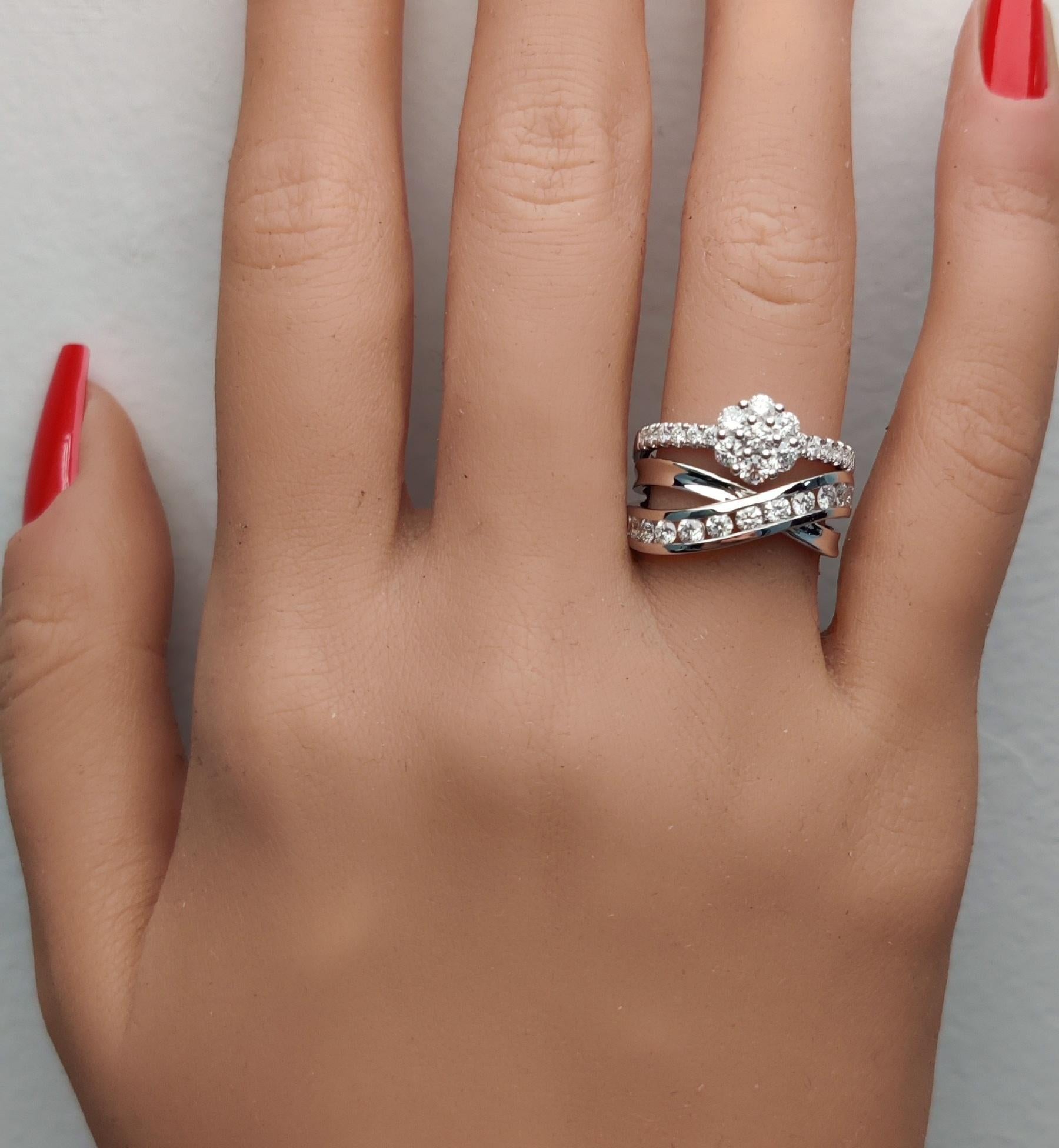 Natural White Round Diamond 1.18 Carat TW White Gold Cocktail Ring In New Condition For Sale In New York, NY