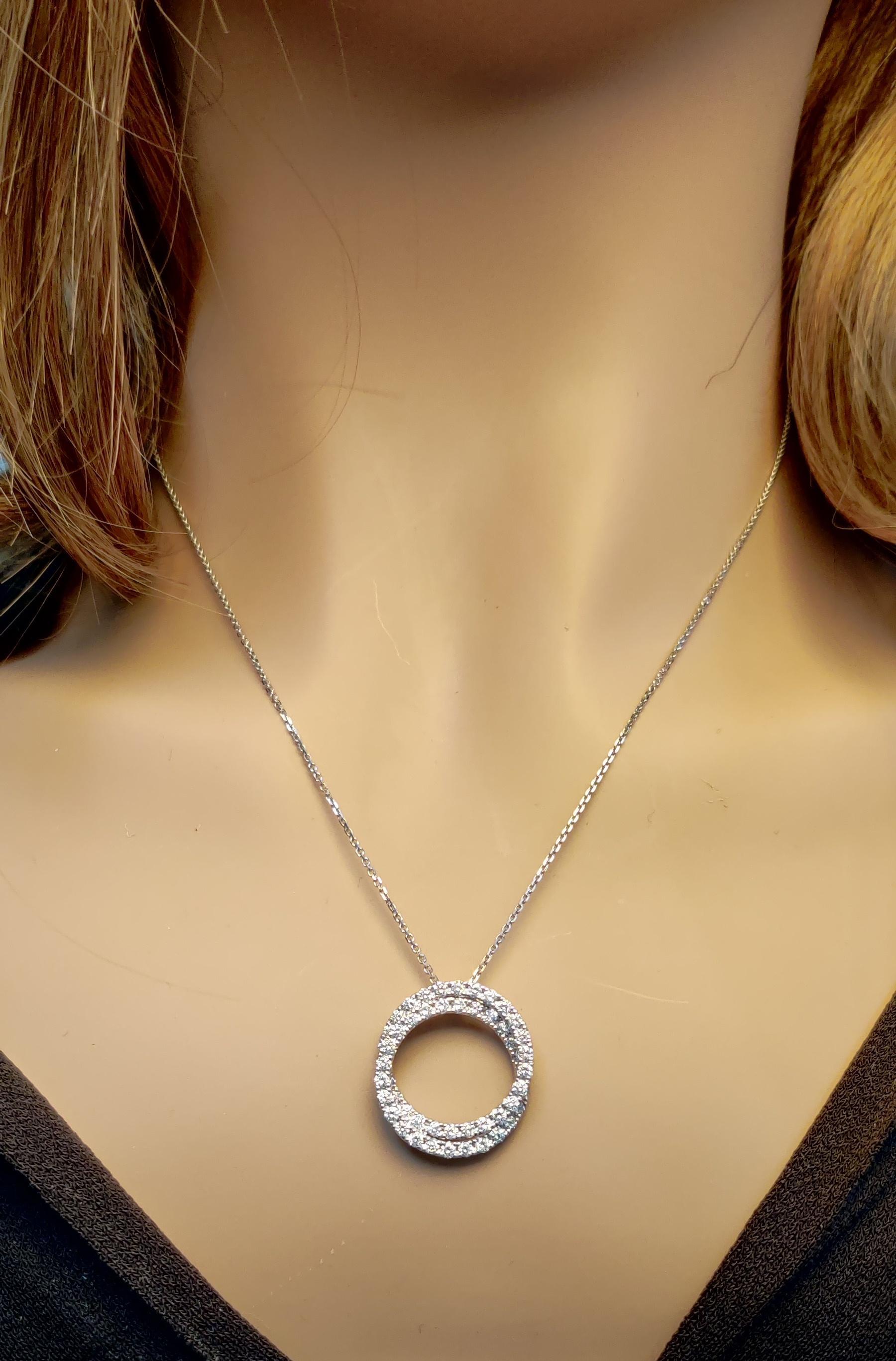 Taille ronde Pendentif en or blanc avec diamant rond naturel de 1.20 carat TW en vente