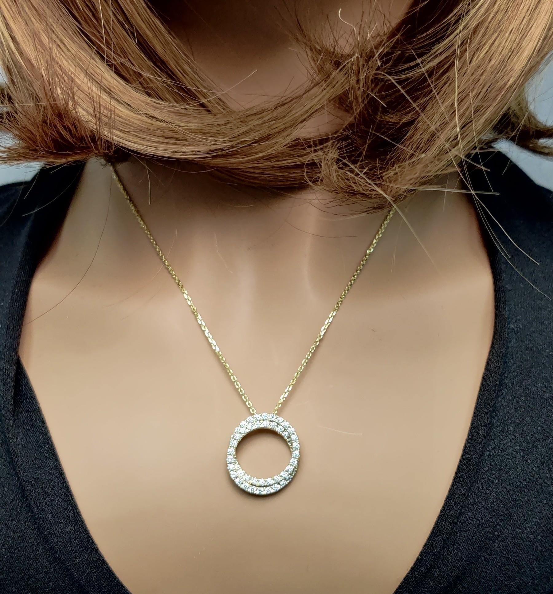 Pendentif en or jaune avec diamants ronds blancs naturels de 1.20 carat poids total Neuf - En vente à New York, NY