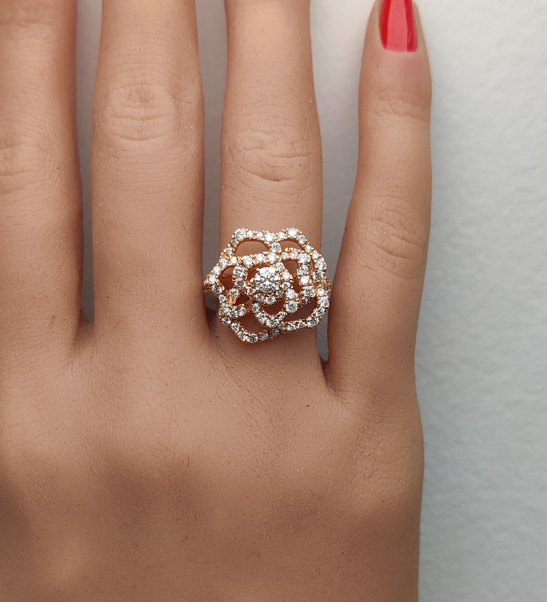 Bague cocktail en or rose avec diamants ronds naturels de 1.33 carat poids total Neuf - En vente à New York, NY