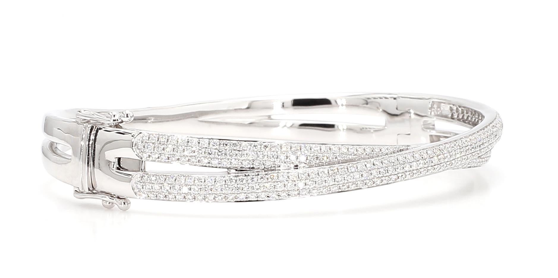 Round Cut Natural White Round Diamond 1.55 Carat Tw White Gold Cuff Bracelet For Sale
