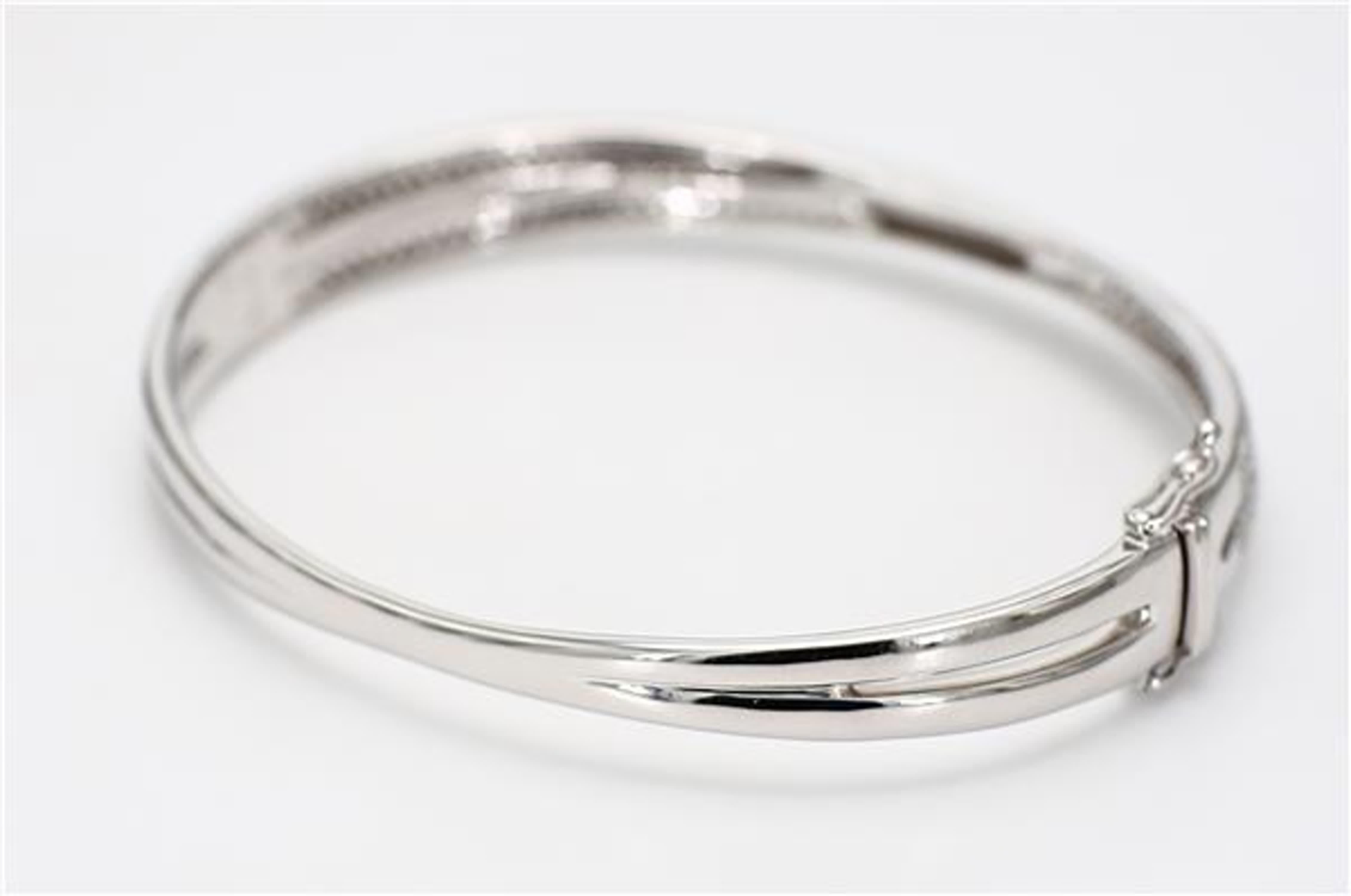 Bracelet manchette en or blanc naturel avec diamants ronds de 1,55 carat poids total Neuf - En vente à New York, NY
