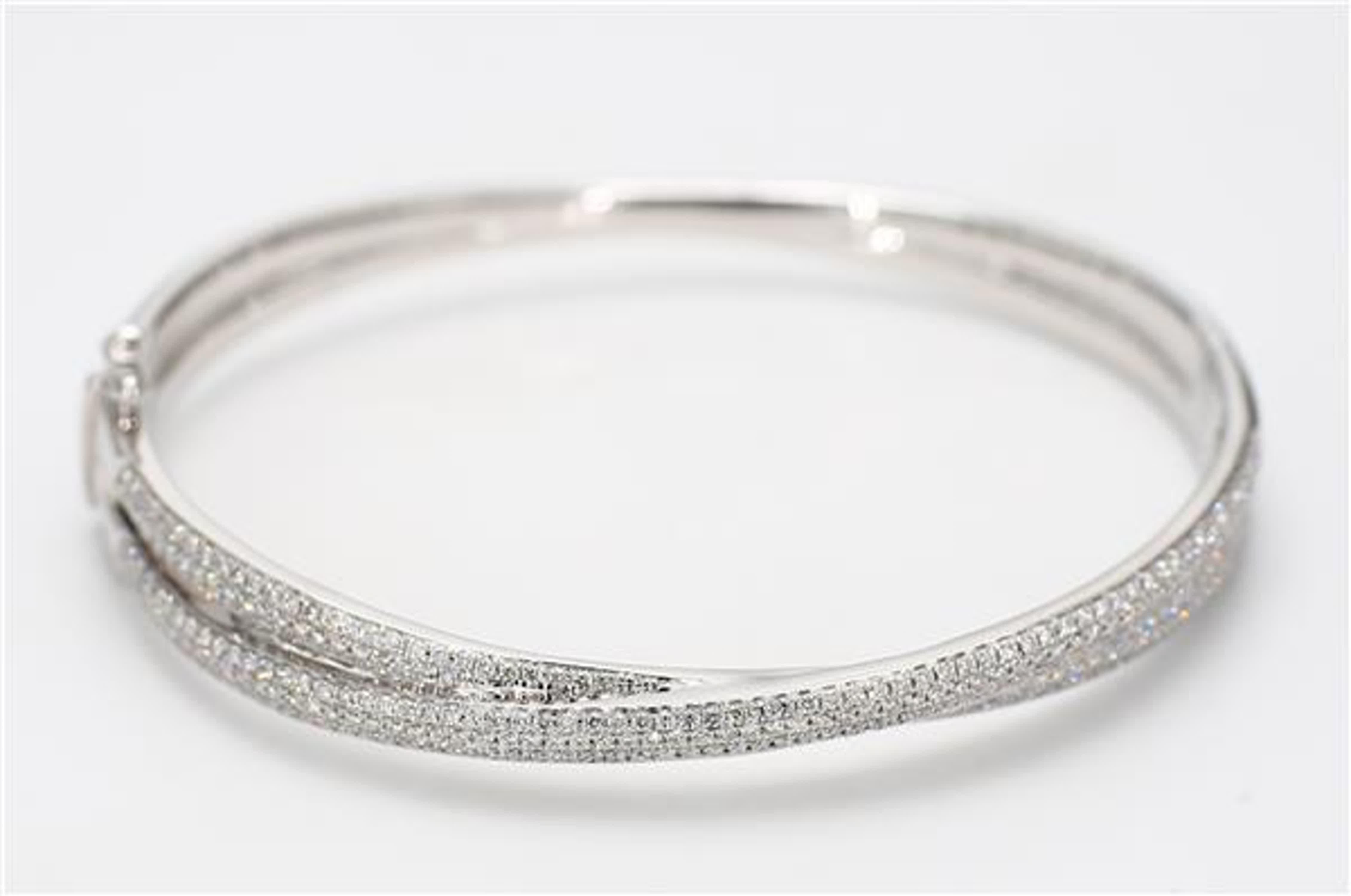 Natural White Round Diamond 1.55 Carat TW White Gold Cuff Bracelet For Sale 1