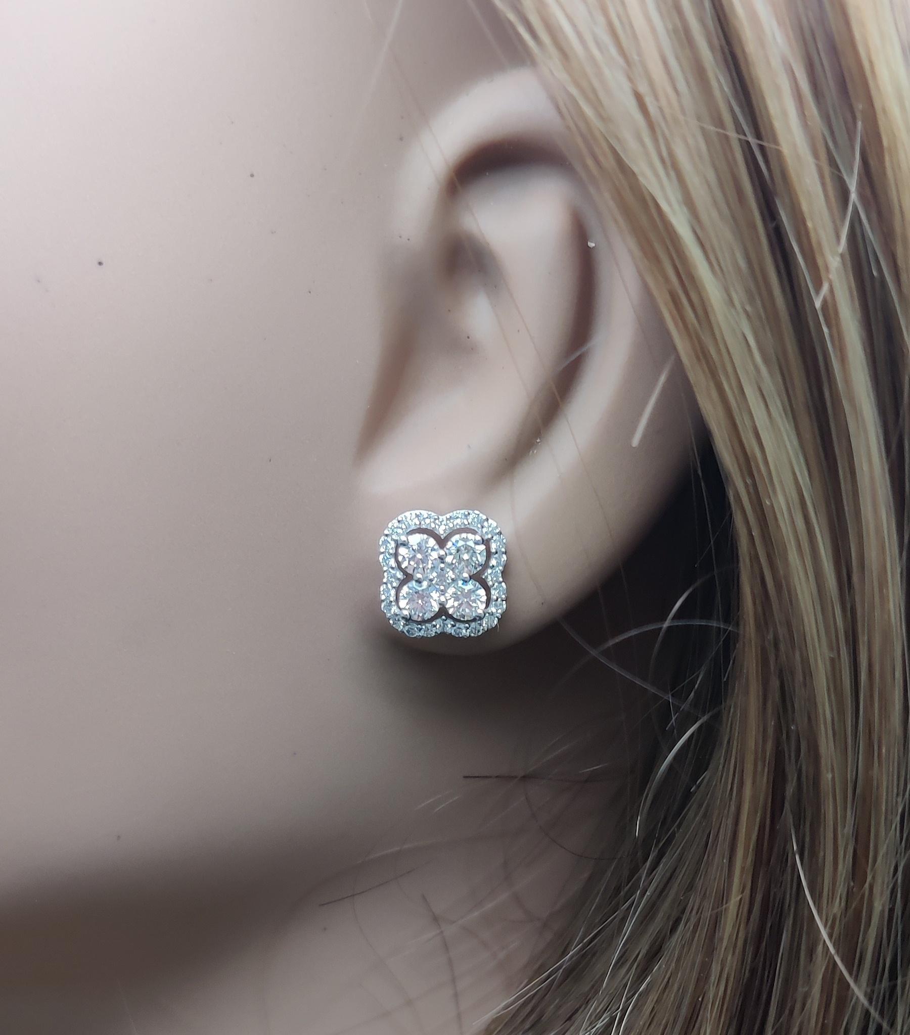 Natural White Round Diamond 1.57 Carat TW White Gold Stud Earrings In New Condition For Sale In New York, NY