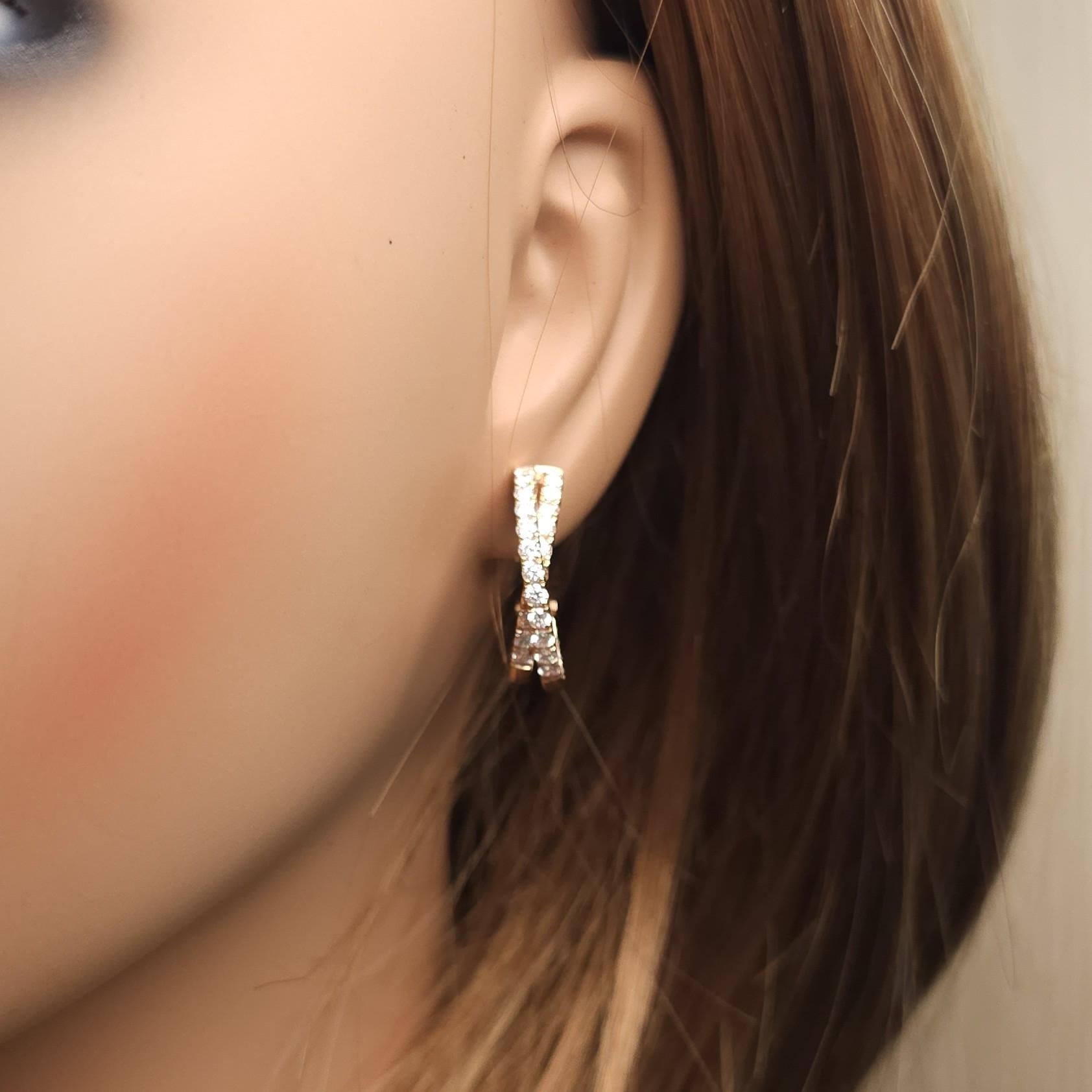 Orecchini a cerchio in oro rosa con diamante bianco naturale rotondo da 1.66 carati TW In condizioni Nuovo in vendita a New York, NY