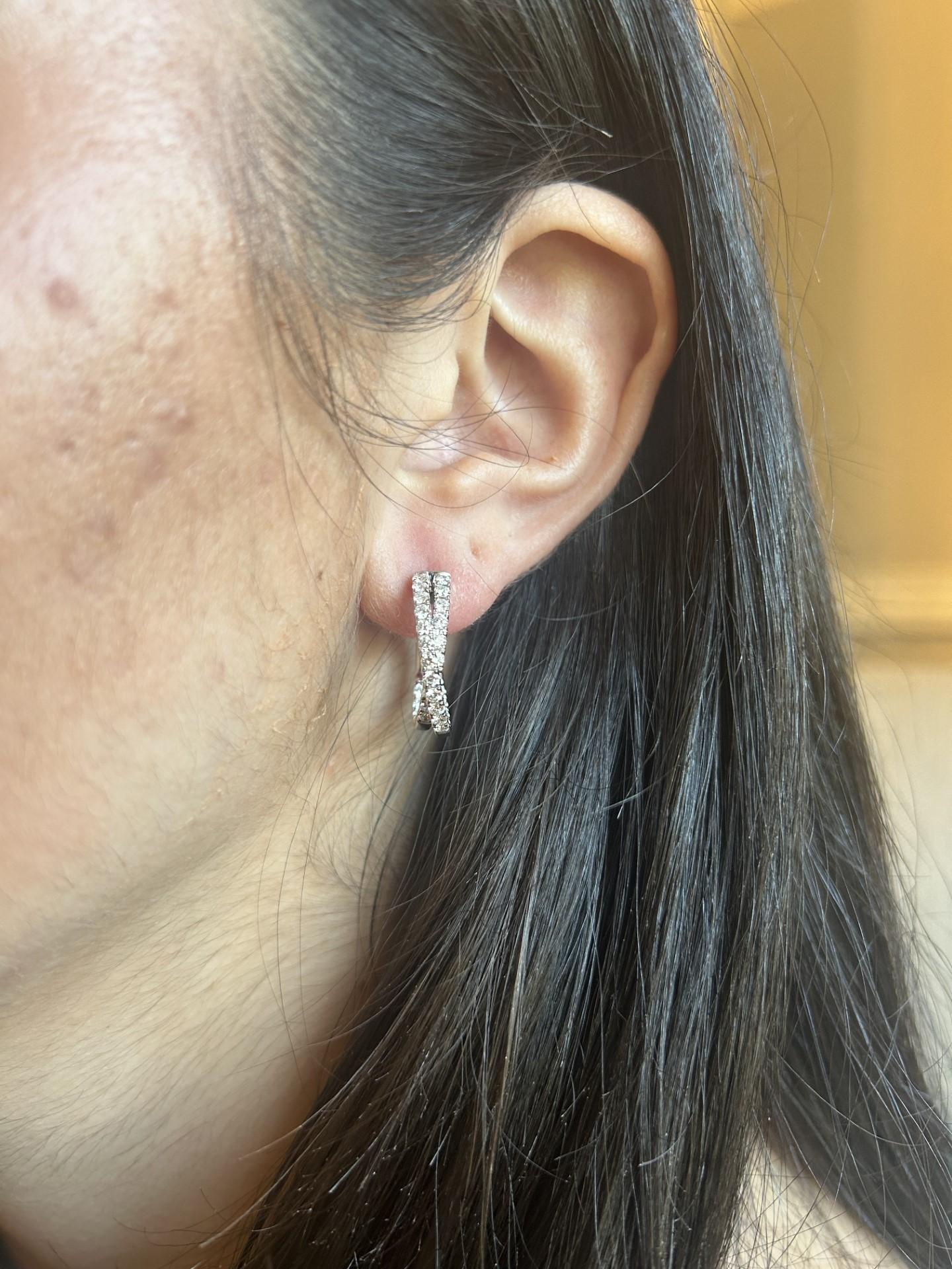 Boucles d'oreilles en or blanc avec diamant blanc rond de 1.66 carat TW Neuf - En vente à New York, NY