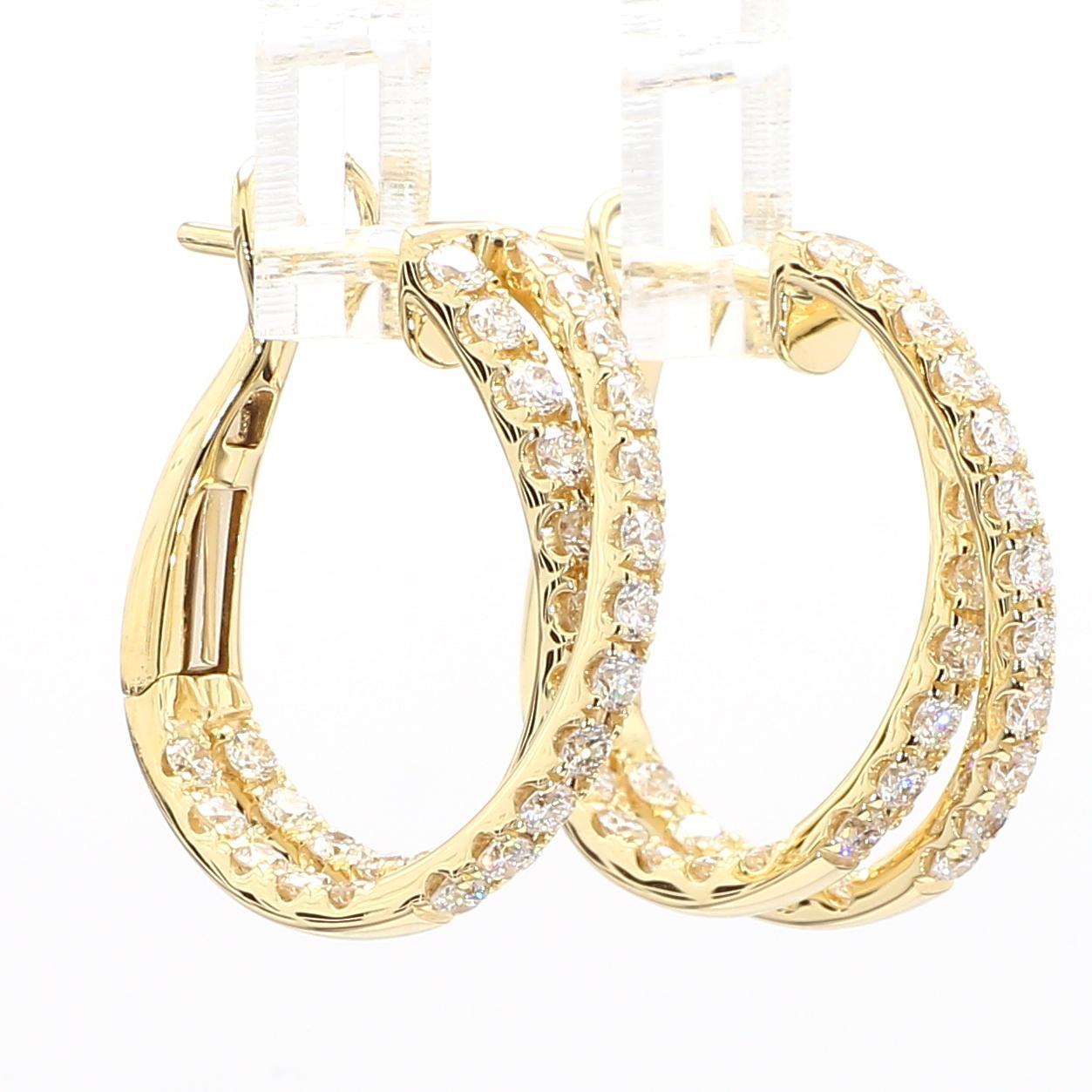 Taille ronde Boucles d'oreilles en or jaune ornées de diamants ronds blancs naturels de 1.66 carats TW en vente