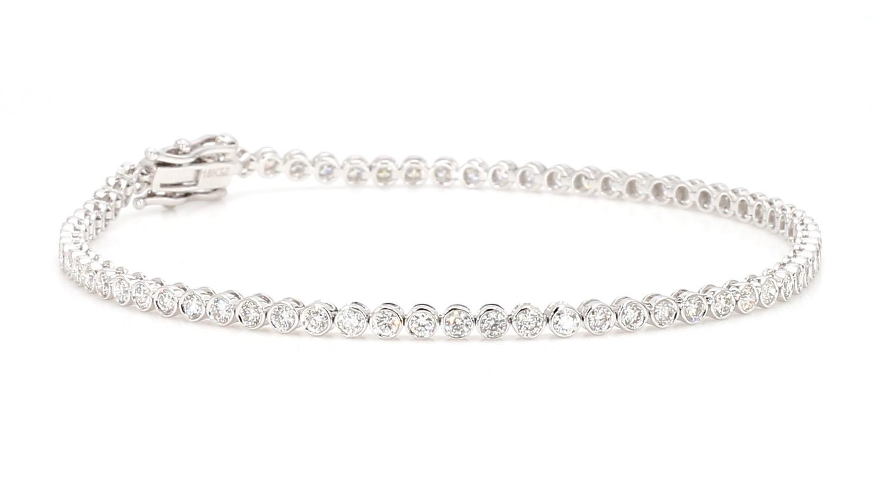 Le magnifique bracelet en diamants de Raregemworld. Monté dans une belle monture en or blanc 18 carats avec des diamants ronds blancs naturels en méli-mélo. Ce bracelet est garanti pour impressionner et enrichir votre collection personnelle.

Poids