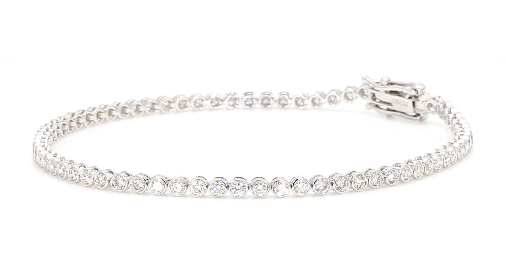 Contemporain Bracelet tennis en or blanc naturel avec diamants ronds de 1.95 carats poids total en vente