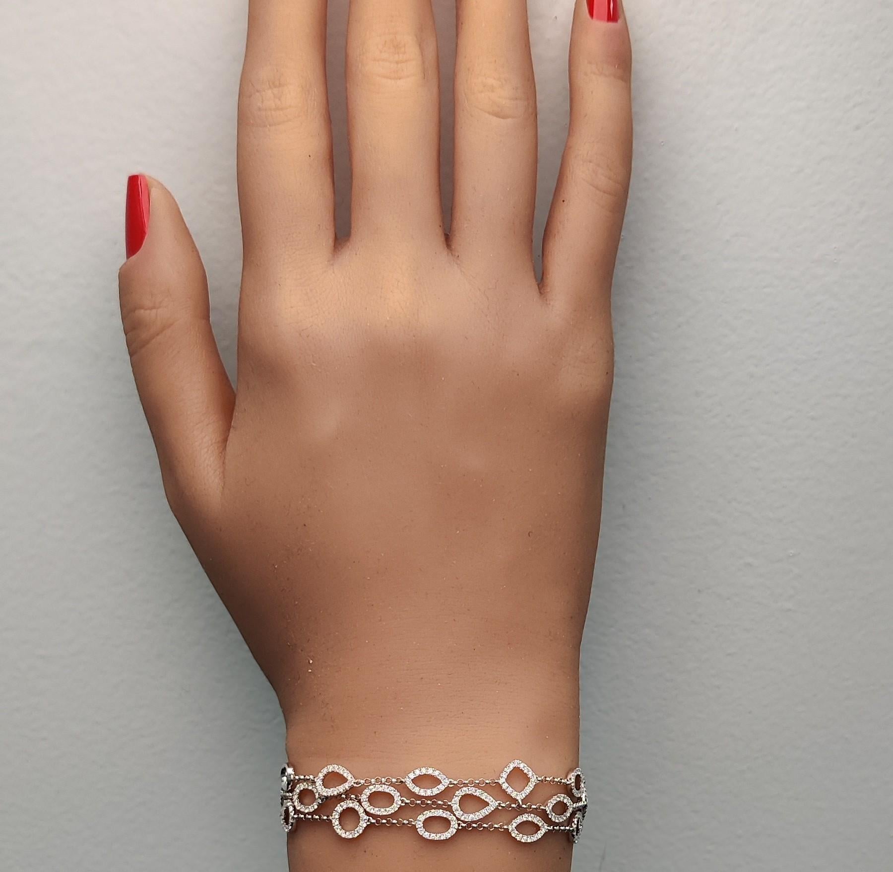Natural White Round Diamond 2.52 Carat TW White Gold Chain Bracelet In New Condition For Sale In New York, NY