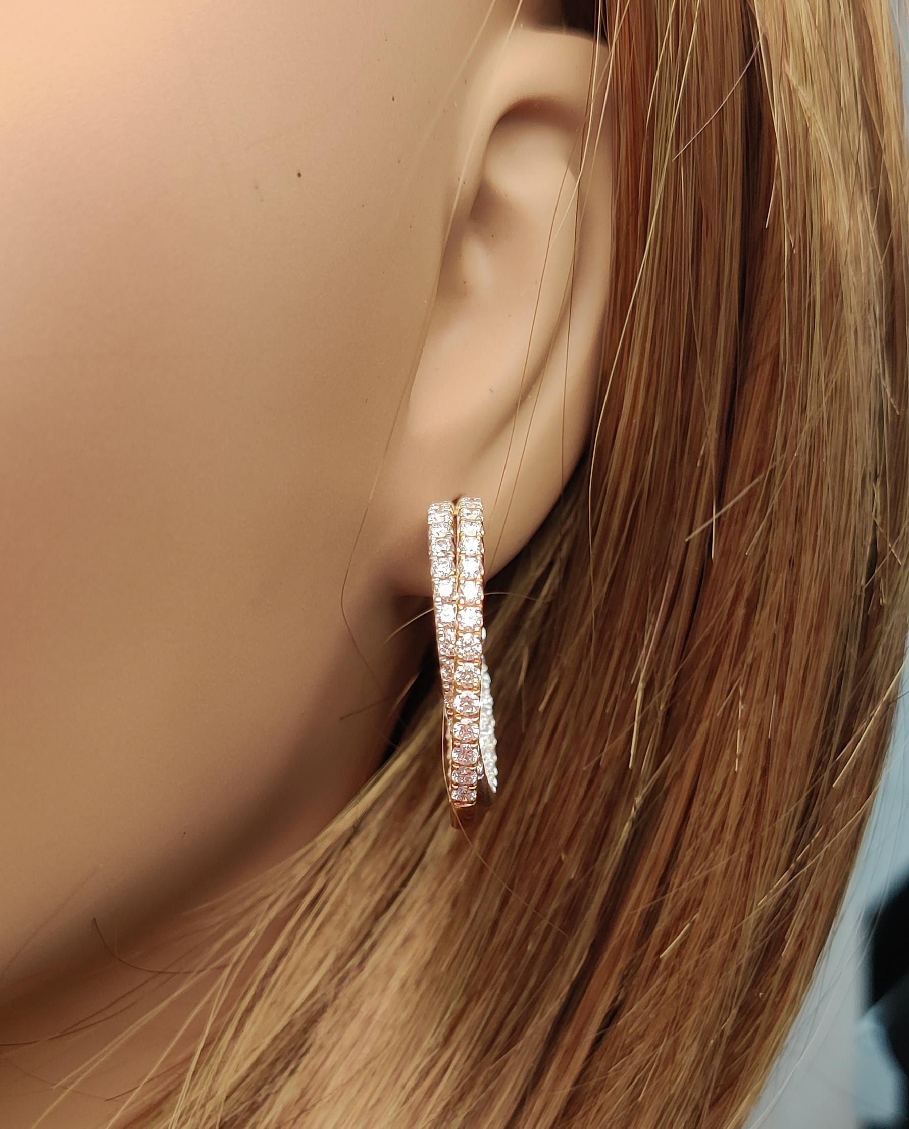Orecchini a cerchio in oro rosa con diamante bianco naturale rotondo da 2.61 carati TW In condizioni Nuovo in vendita a New York, NY