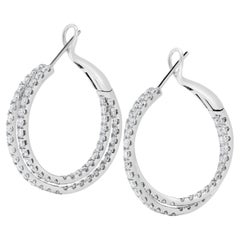 Orecchini a cerchio in oro bianco con diamante tondo naturale da 2.61 carati TW