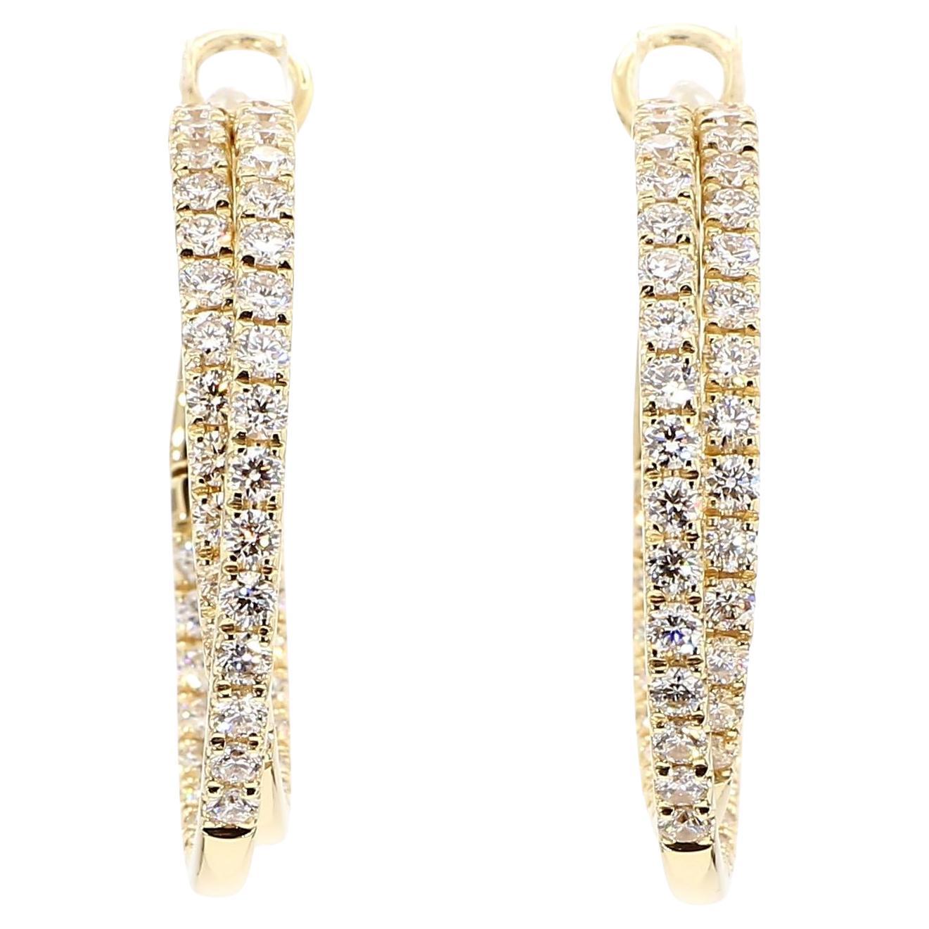Orecchini a cerchio in oro giallo con diamante bianco naturale rotondo da 2.61 carati TW