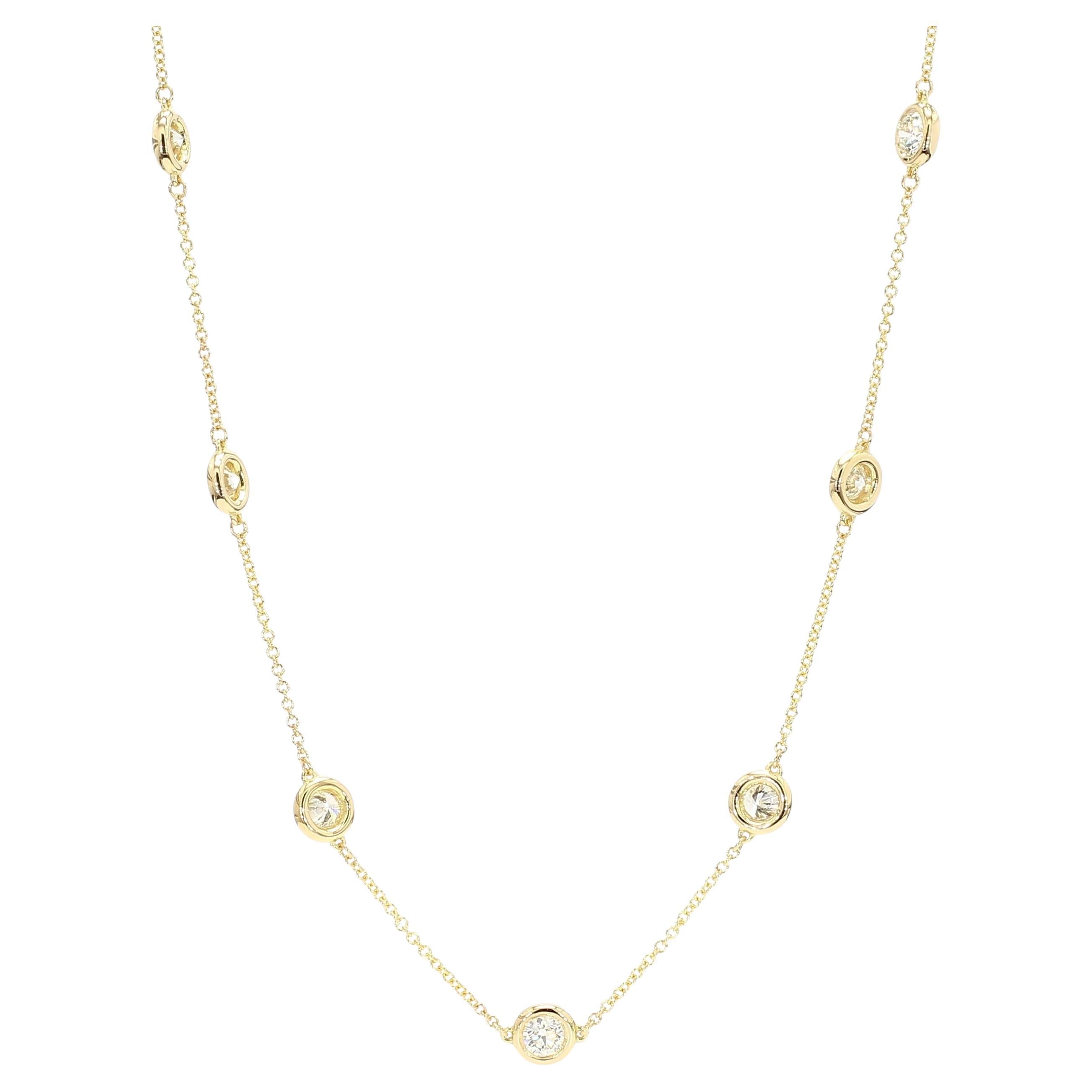 Collier en or jaune orné d'un diamant rond naturel de 2.67 carats TW