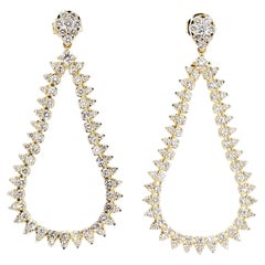 Orecchini a goccia in oro giallo con diamante tondo bianco naturale da 2,75 carati TW
