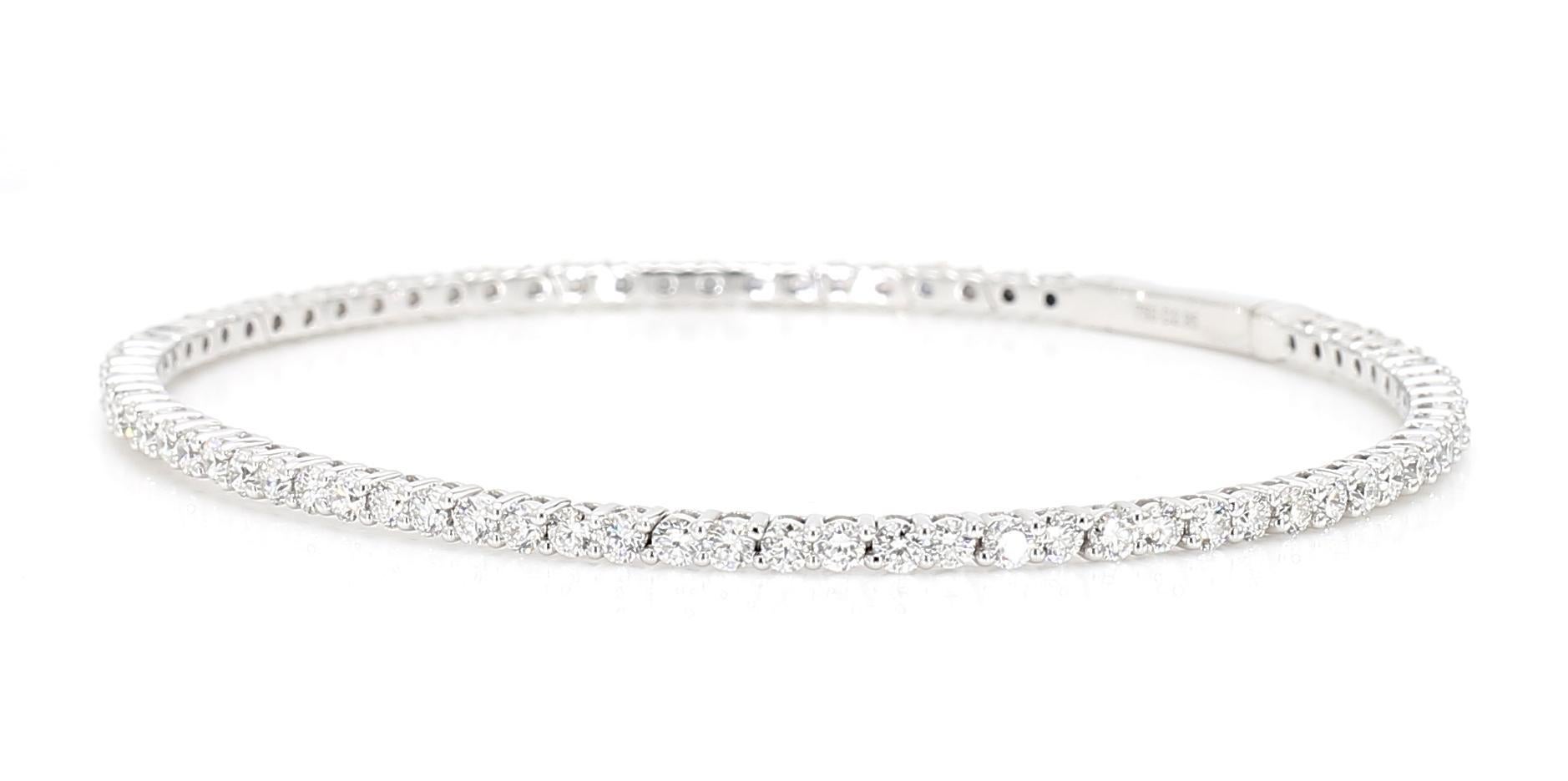 Il bellissimo bracciale di diamanti di RareGemworld. Montato in una splendida montatura in oro bianco 18 carati con un diamante bianco naturale rotondo. Questo braccialetto è destinato a stupire e ad arricchire la tua collezione personale.

Peso