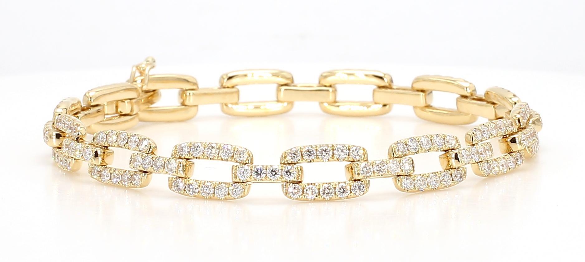 Le magnifique bracelet en diamants de Raregemworld. Montée dans une belle monture en or jaune 18 carats avec une mêlée de diamants blancs ronds naturels. Ce bracelet est garanti pour impressionner et enrichir votre collection personnelle.

Poids
