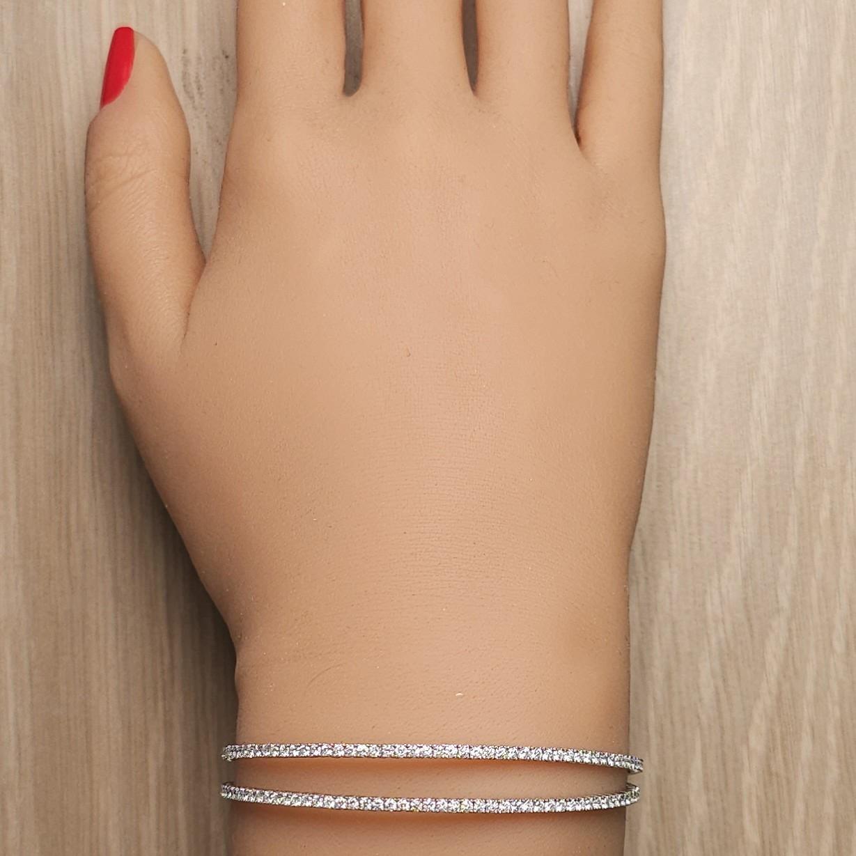 Taglio rotondo Bracciale in oro bianco con diamanti rotondi naturali da 3.46 carati TW in vendita