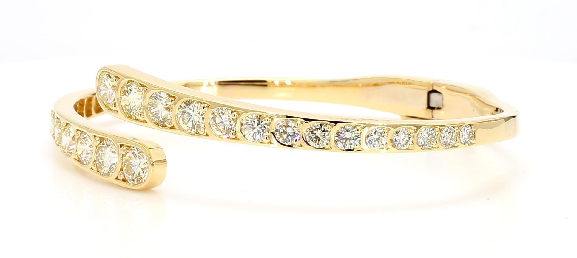 Il bellissimo bracciale di diamanti di RareGemworld. Montato in una splendida montatura in oro giallo 18K con diamanti bianchi naturali a taglio rotondo. Questo braccialetto è destinato a stupire e ad arricchire la tua collezione personale.

Peso