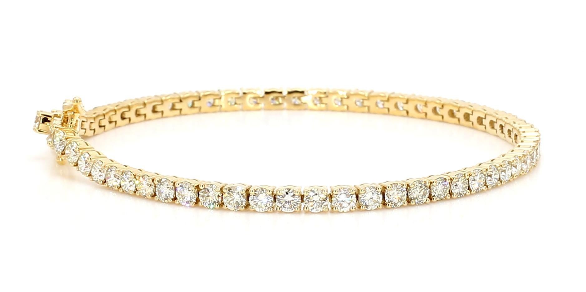 Das schöne Diamantarmband von RareGemWorld. Montiert in einer schönen Fassung aus 18 Karat Gelbgold mit runden weißen Naturdiamanten. Dieses Armband wird Sie garantiert beeindrucken und Ihre persönliche Sammlung bereichern.

Gesamtgewicht: