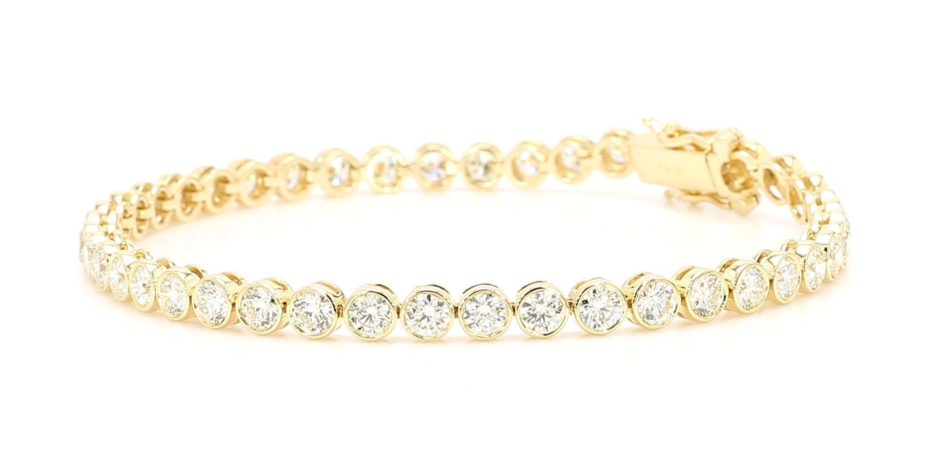 Le magnifique bracelet en diamants de Raregemworld. Montée dans une belle monture en or jaune 18 carats avec une mêlée de diamants blancs ronds naturels. Ce bracelet est garanti pour impressionner et enrichir votre collection personnelle.

Poids