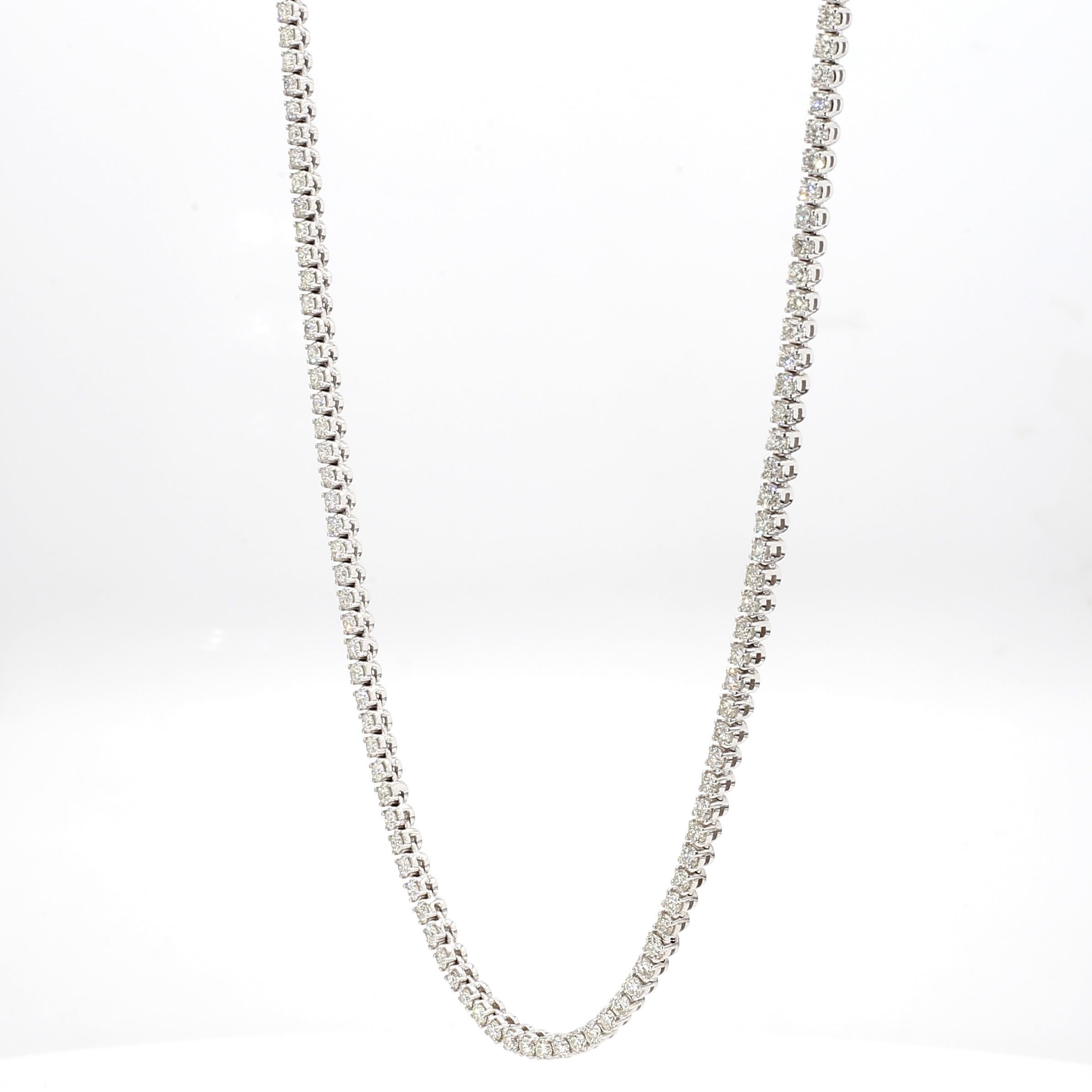 Precioso collar de diamantes de RareGemWorld. Montada en un precioso engaste de oro blanco de 18 quilates con diamantes blancos naturales de talla redonda. Te garantizamos que este collar impresionará y realzará tu colección personal.

Peso total: