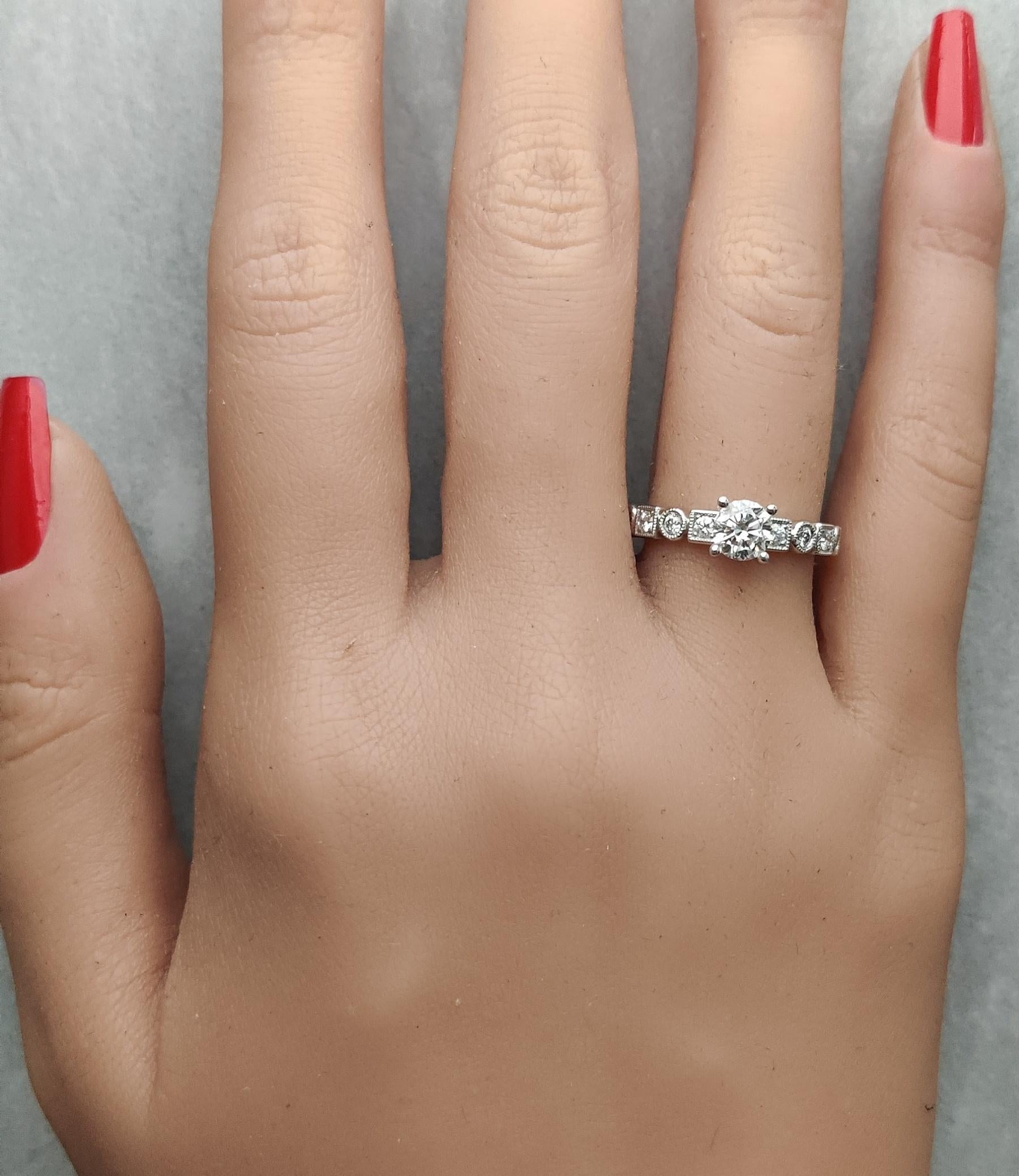 natürlicher weißer runder Diamant .83 Karat TW Weißgold Cocktail-Ring im Zustand „Neu“ im Angebot in New York, NY