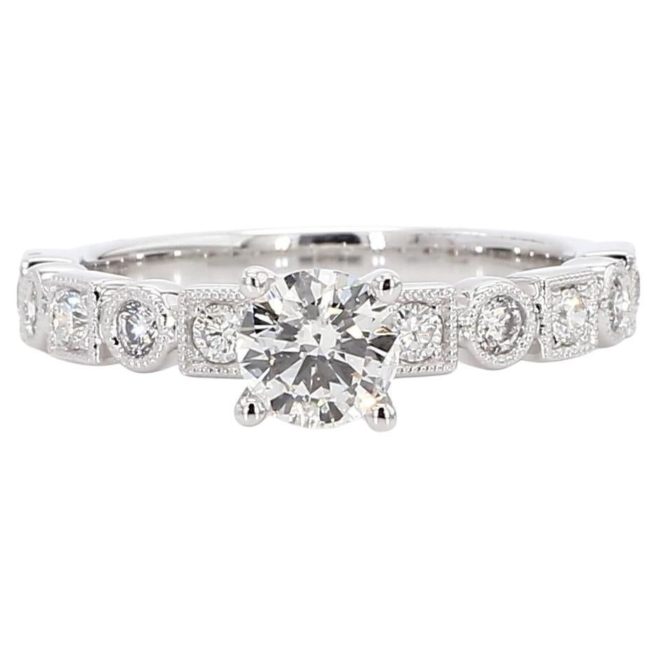 Anillo de cóctel de oro blanco con diamante redondo blanco natural de 83 quilates TW